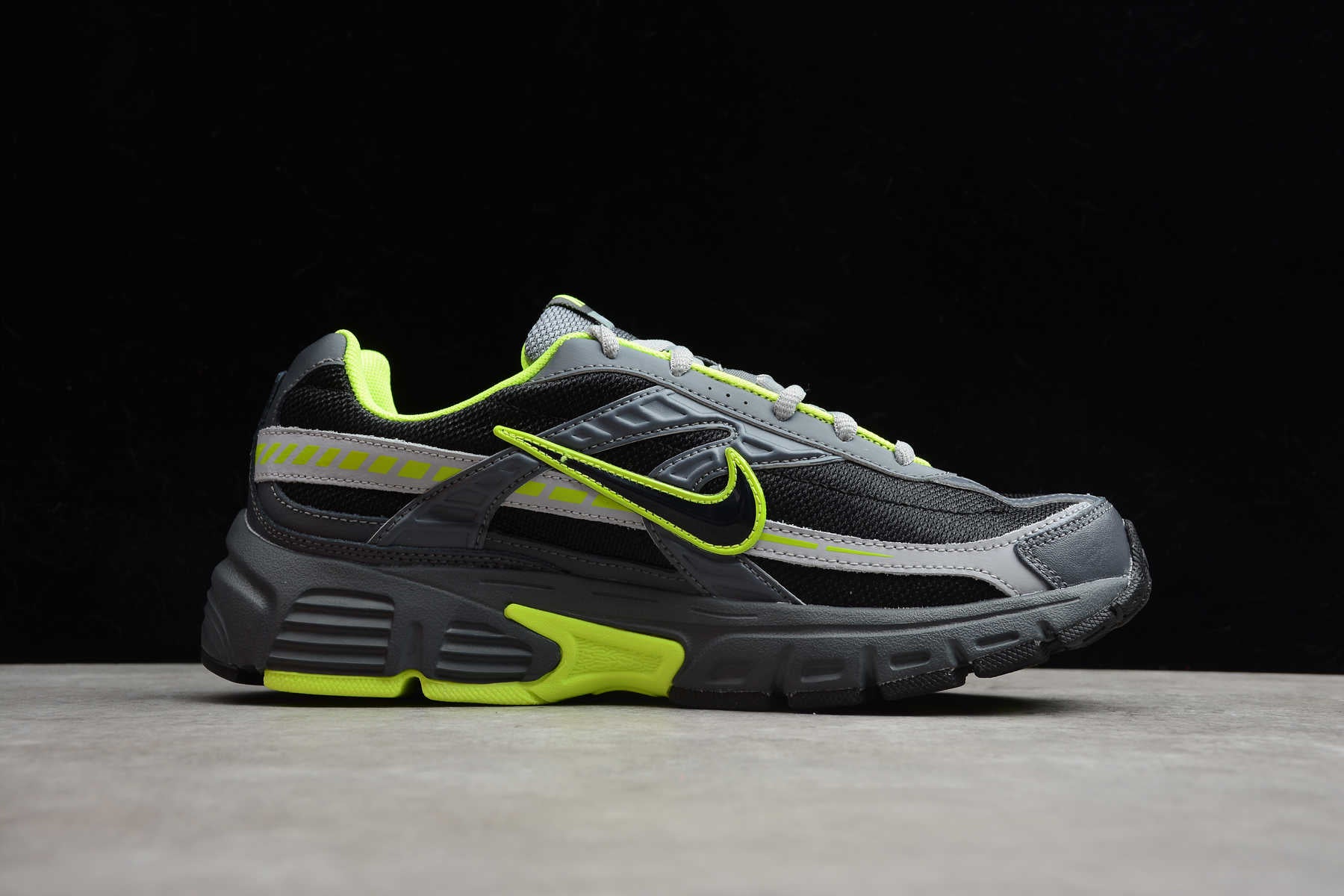 NikeUnisex Initiator - Black/Grey