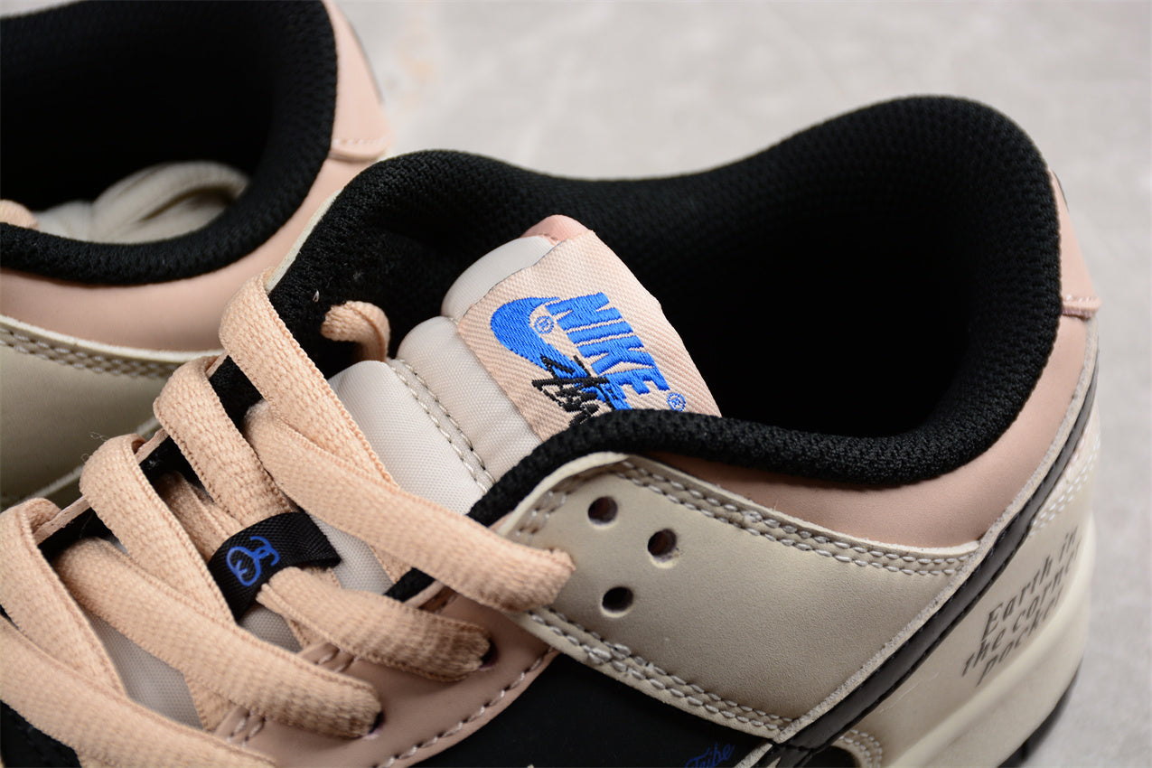 Stussy x NikeUnisex Dunk Low - Black