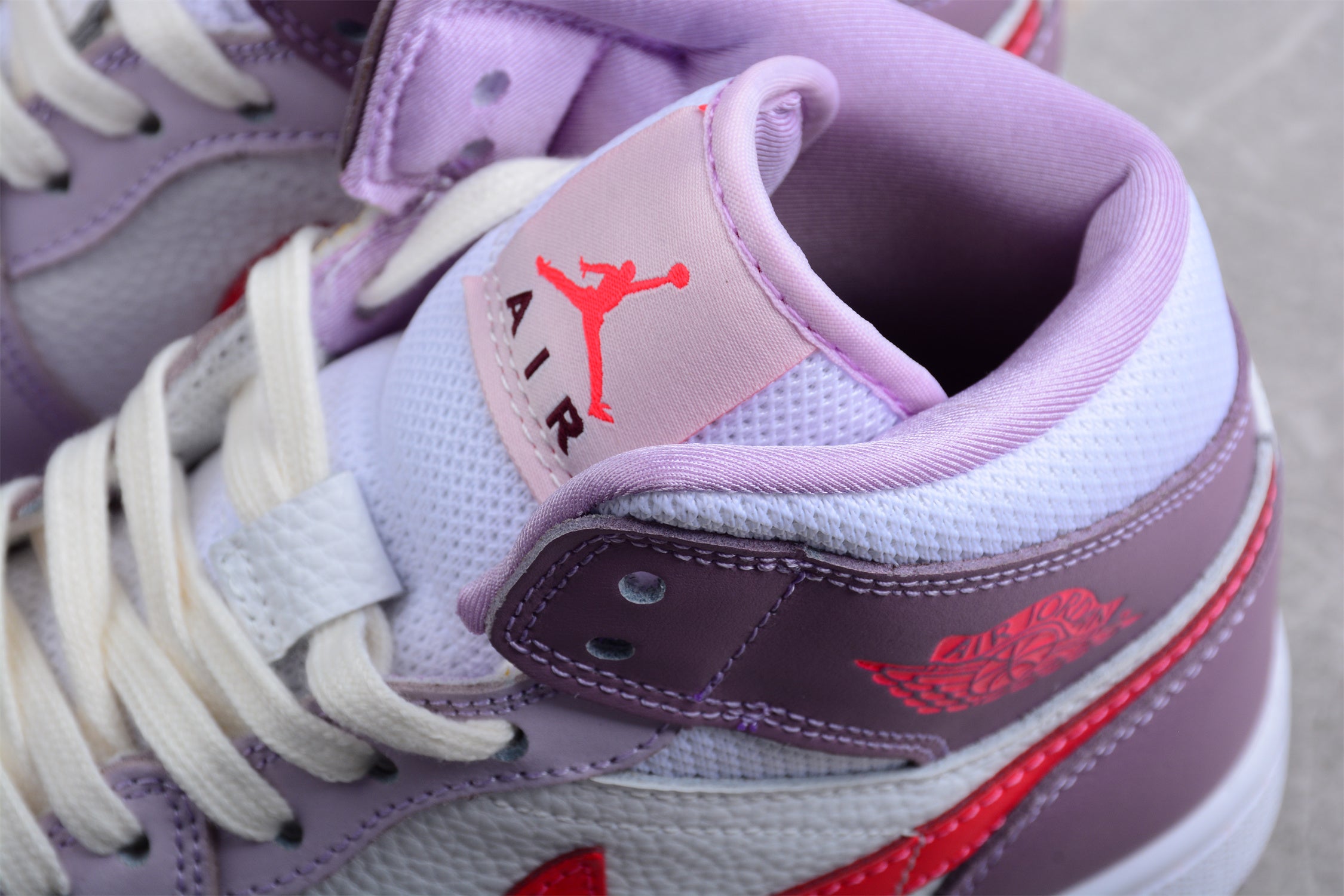 WMNS Air Jordan 1 AJ1 Mid - Valentine's Day