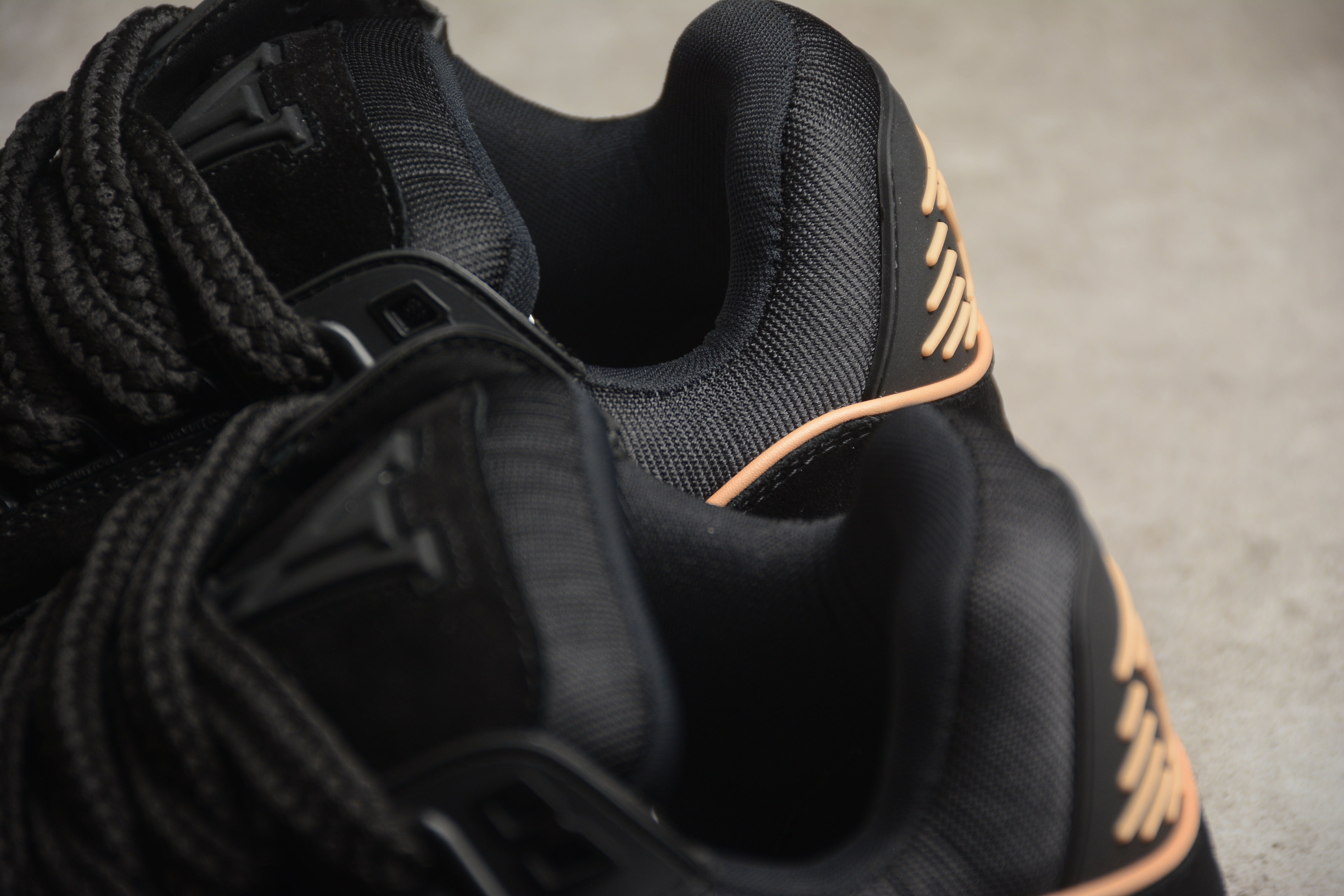 LouisVuitton Trainer Maxi - Black