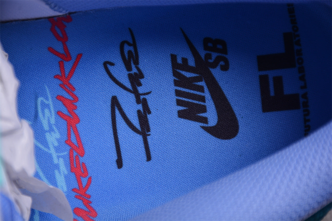 Futura Laboratories x NikeUnisex Dunk Low - Bleached Aqua