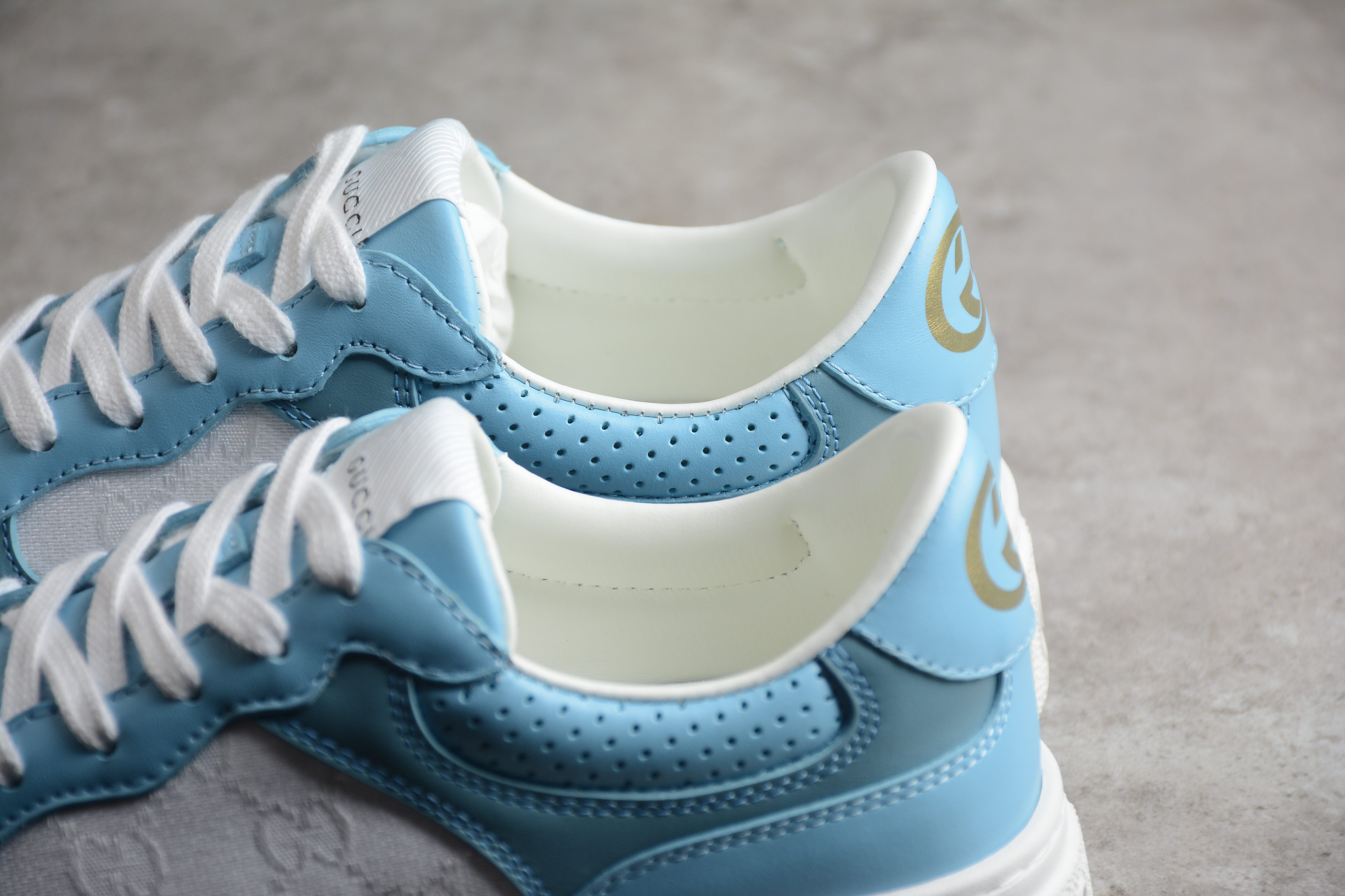 GucciUnisex Embossed Platform - Blue