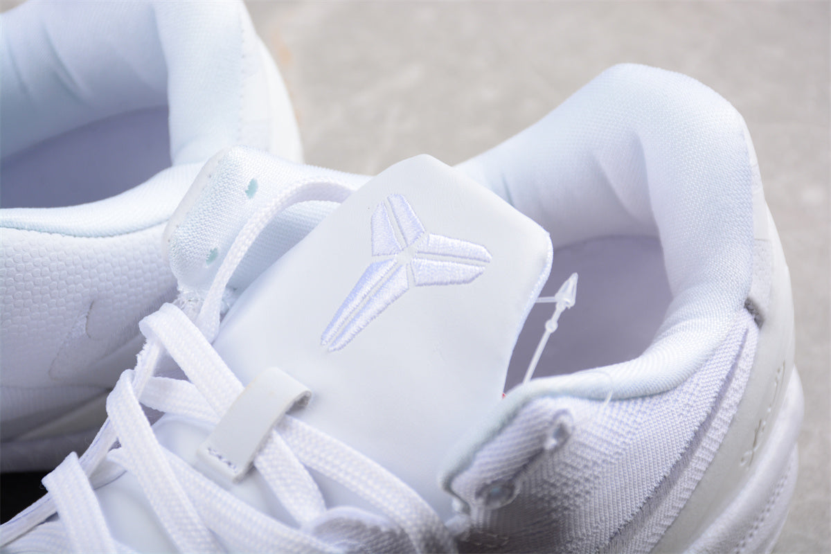 NikeUnisex Kobe 8 Protro - Triple White