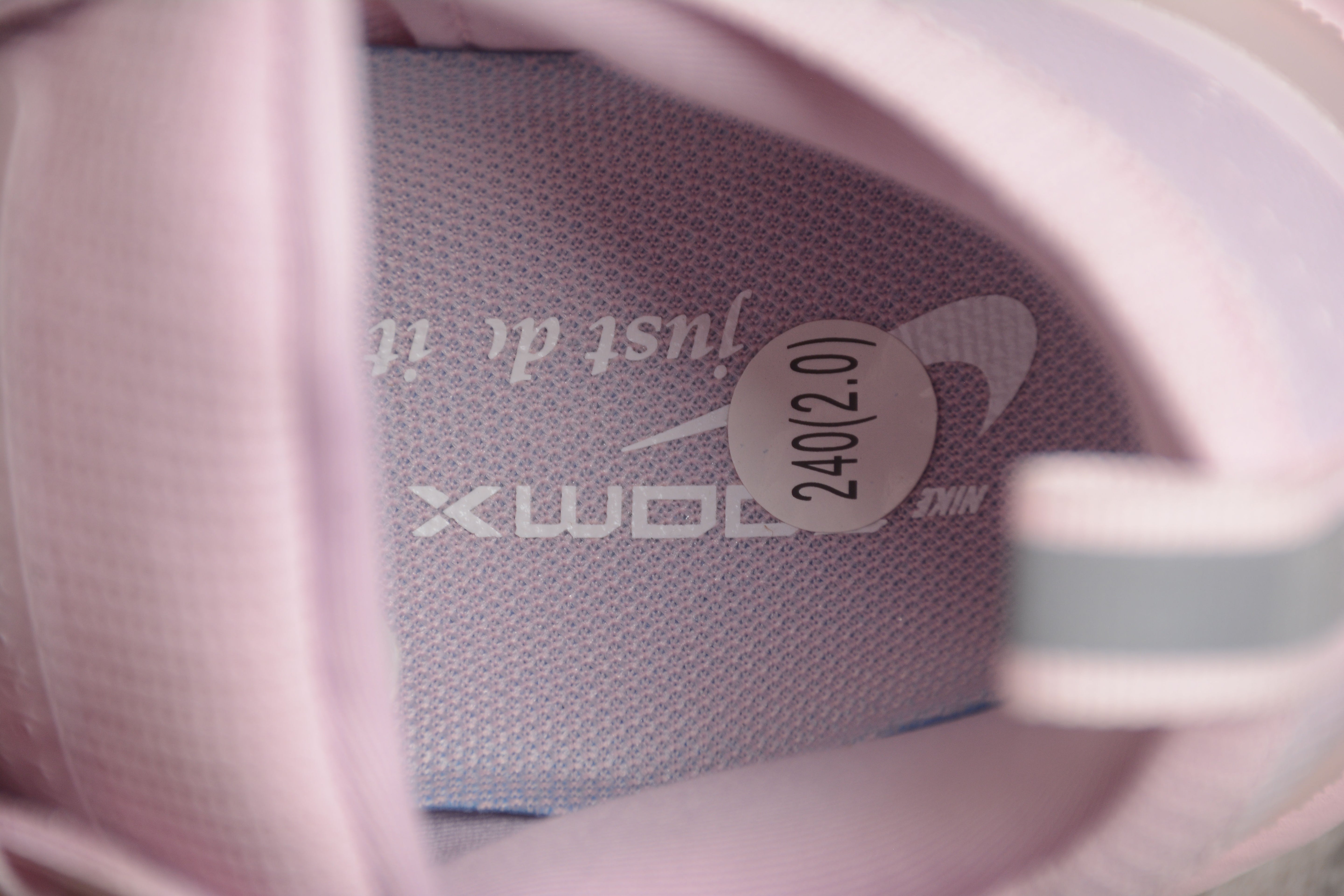 NikeMens Zoom x Invincible Run Fk 3 - Pink