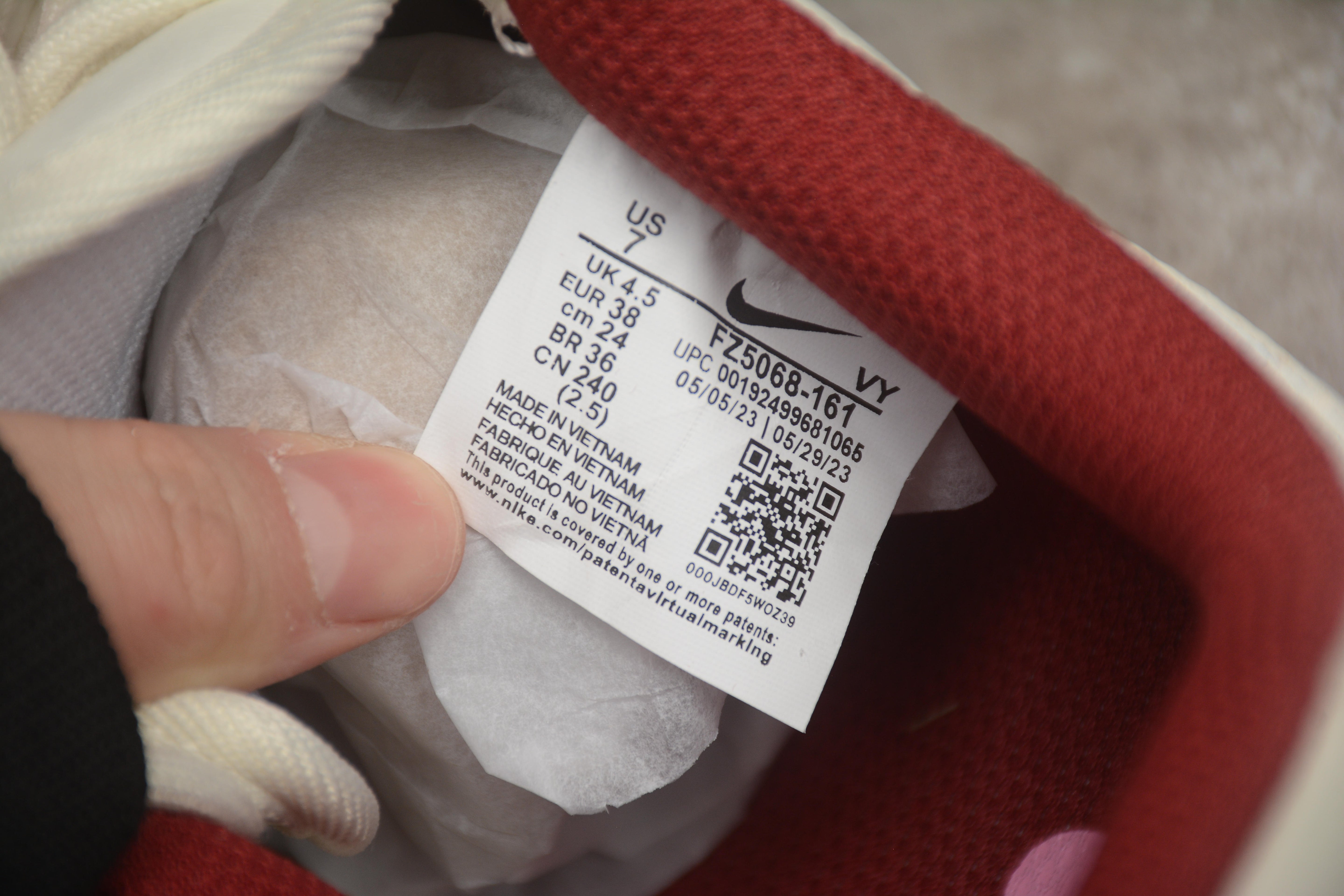 NikeUnisex Air Force 1 AF1 - Valentine's Day