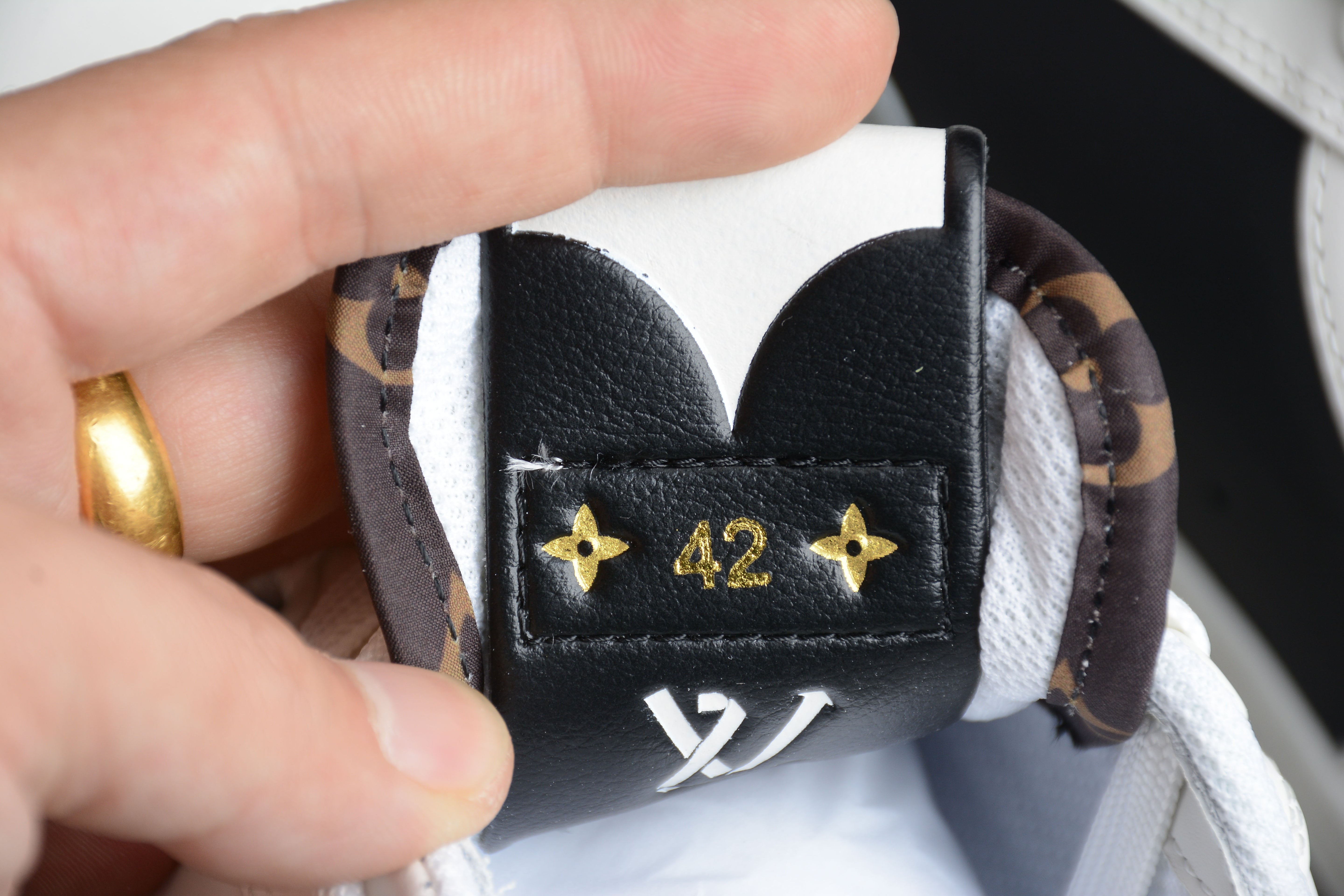 LouisVuitton Charlie - White