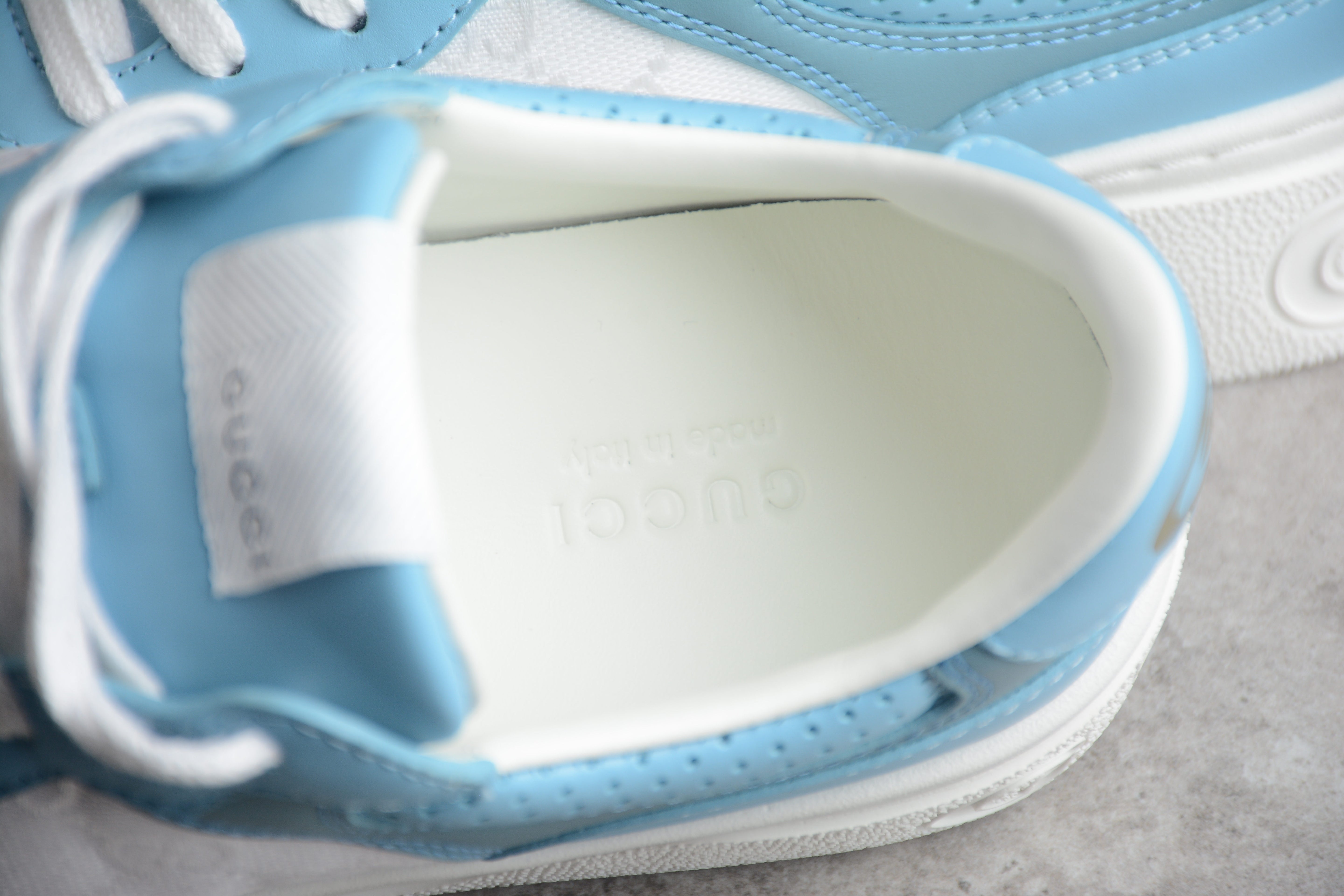 GucciUnisex Embossed Platform - Blue