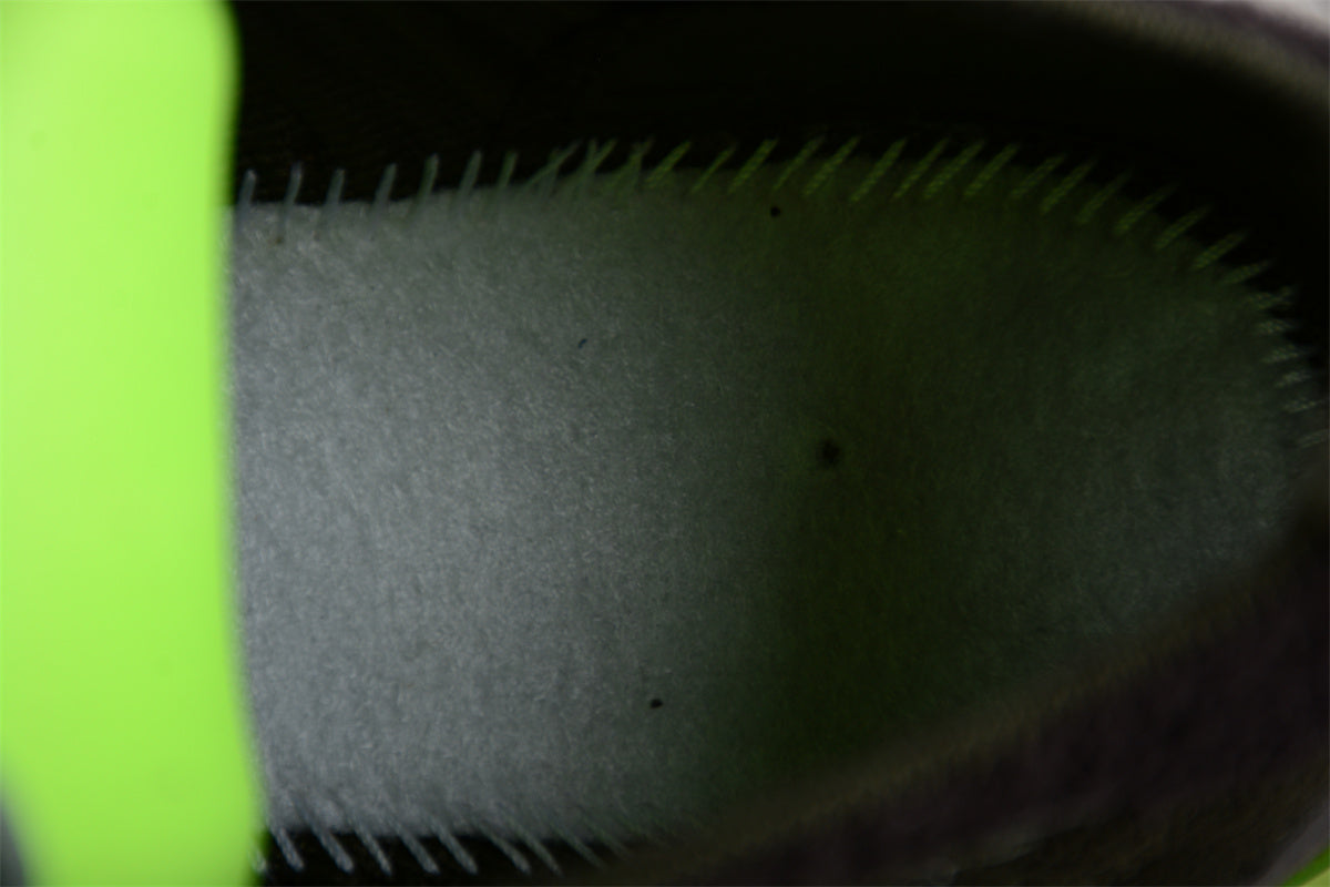 NikeUnisex Air Max Scorpion FK - Barely Volt