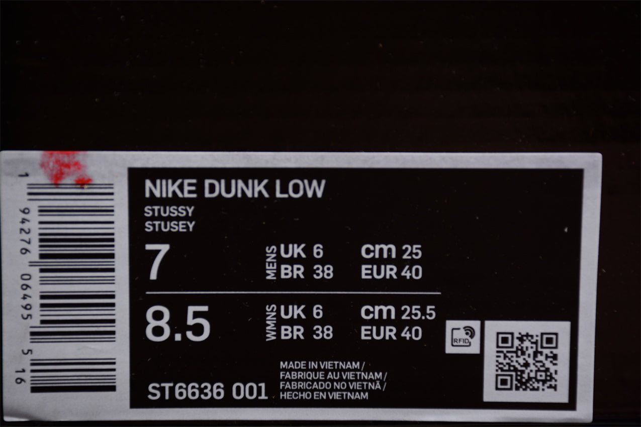 Stussy x NikeMens Dunk Low - Black