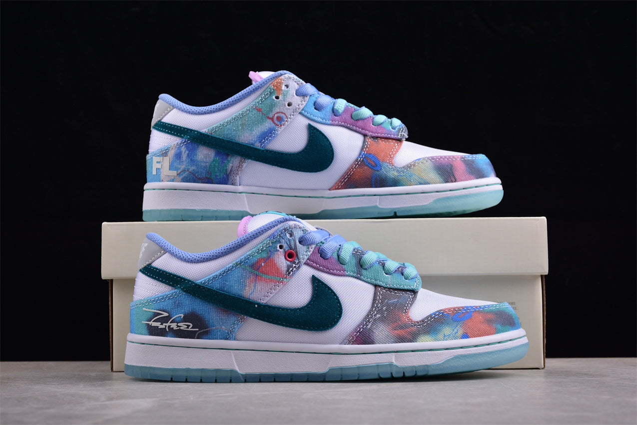 Futura Laboratories x NikeUnisex Dunk Low - Bleached Aqua