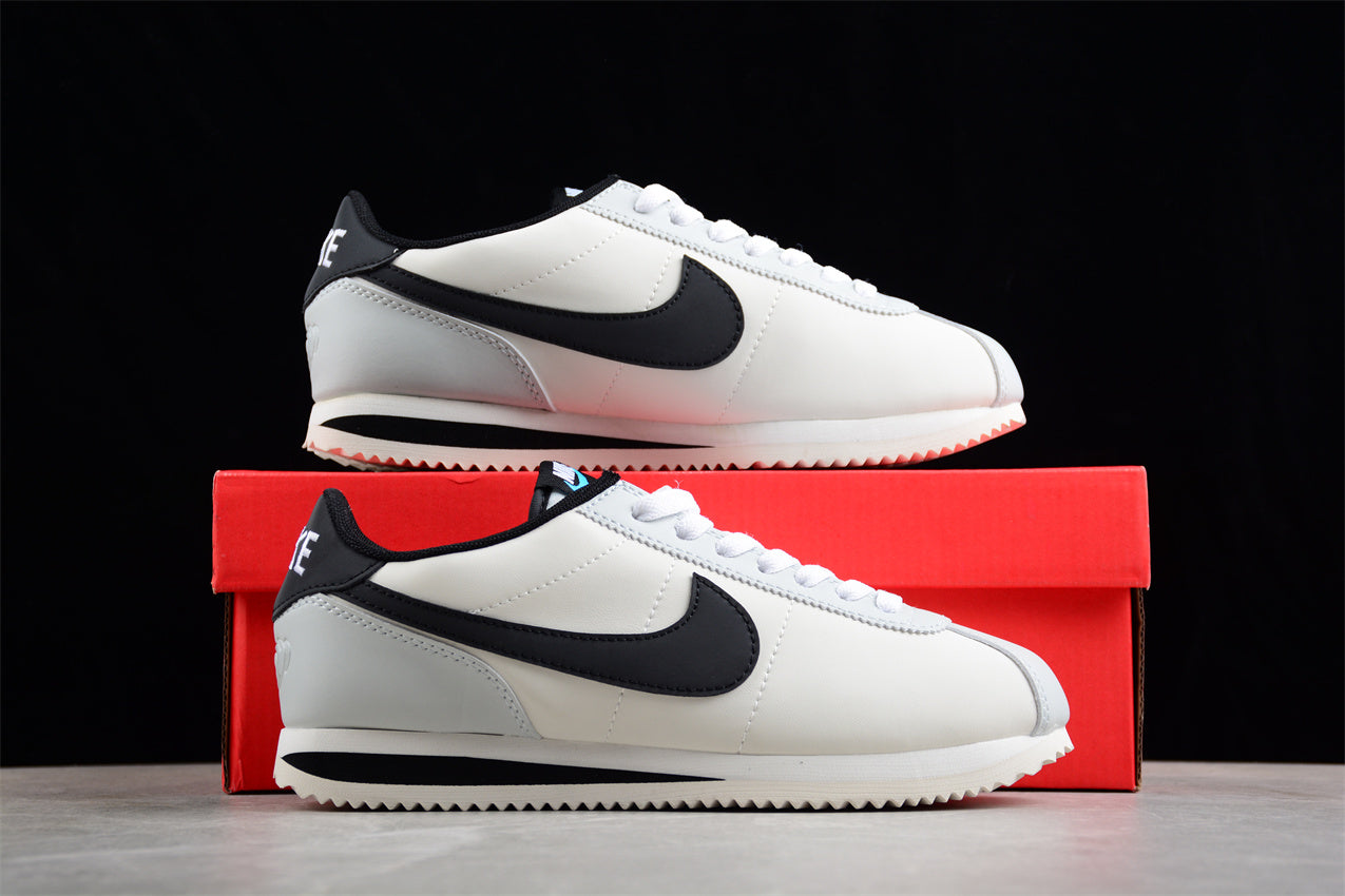 NikeUnisex Classic Cortez - White