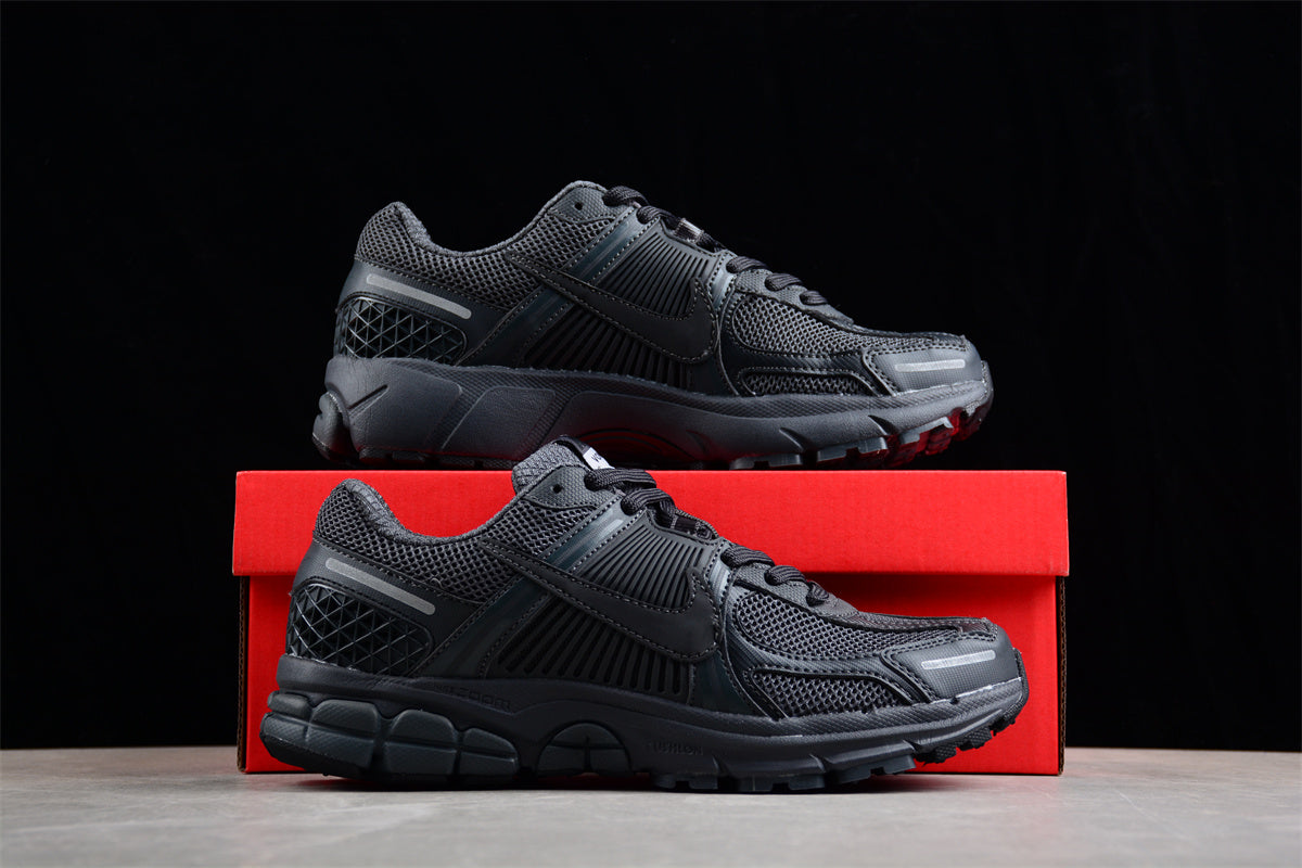 NikeMens Zoom Vomero 5 Anthracite - Black