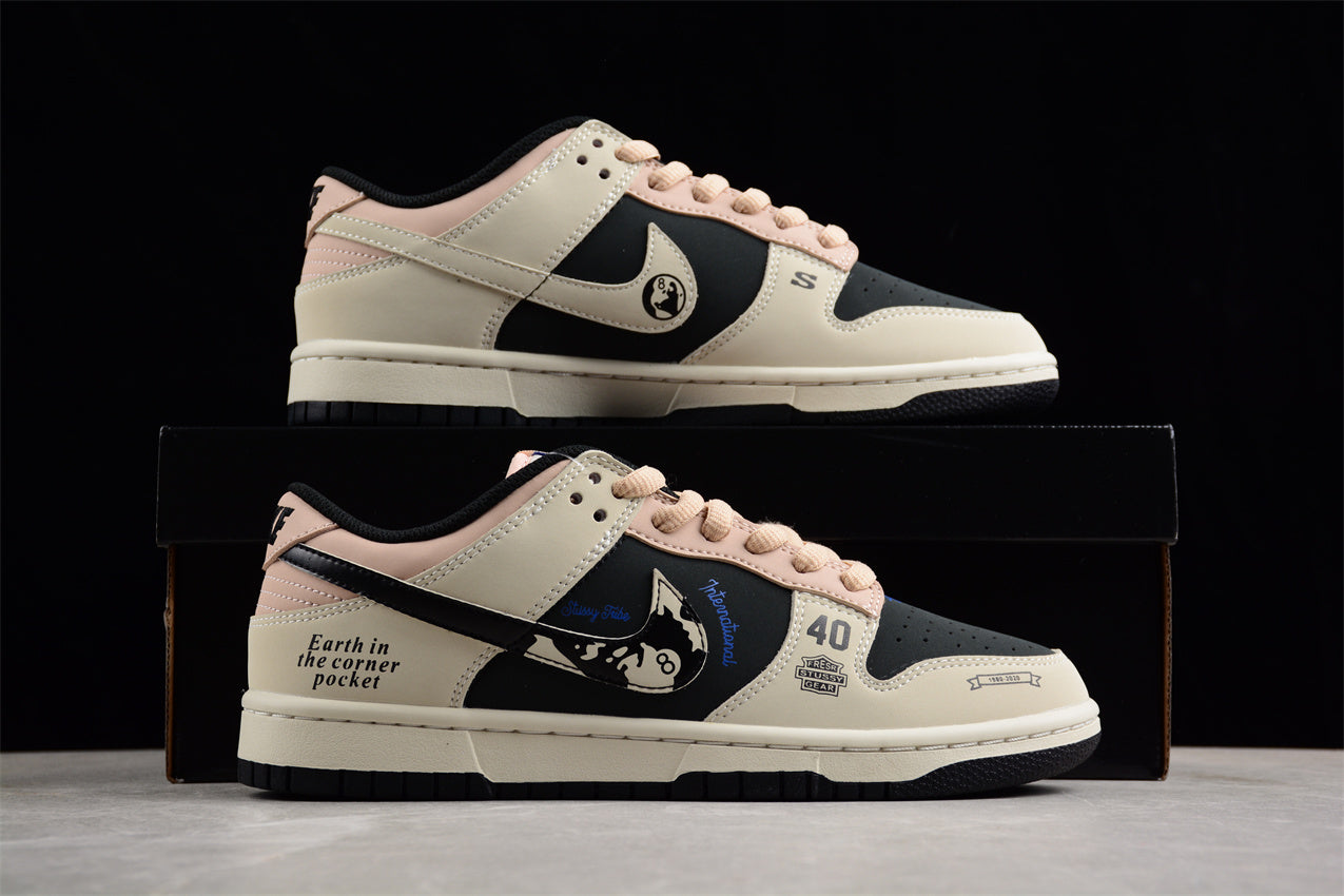 Stussy x NikeUnisex Dunk Low - Black