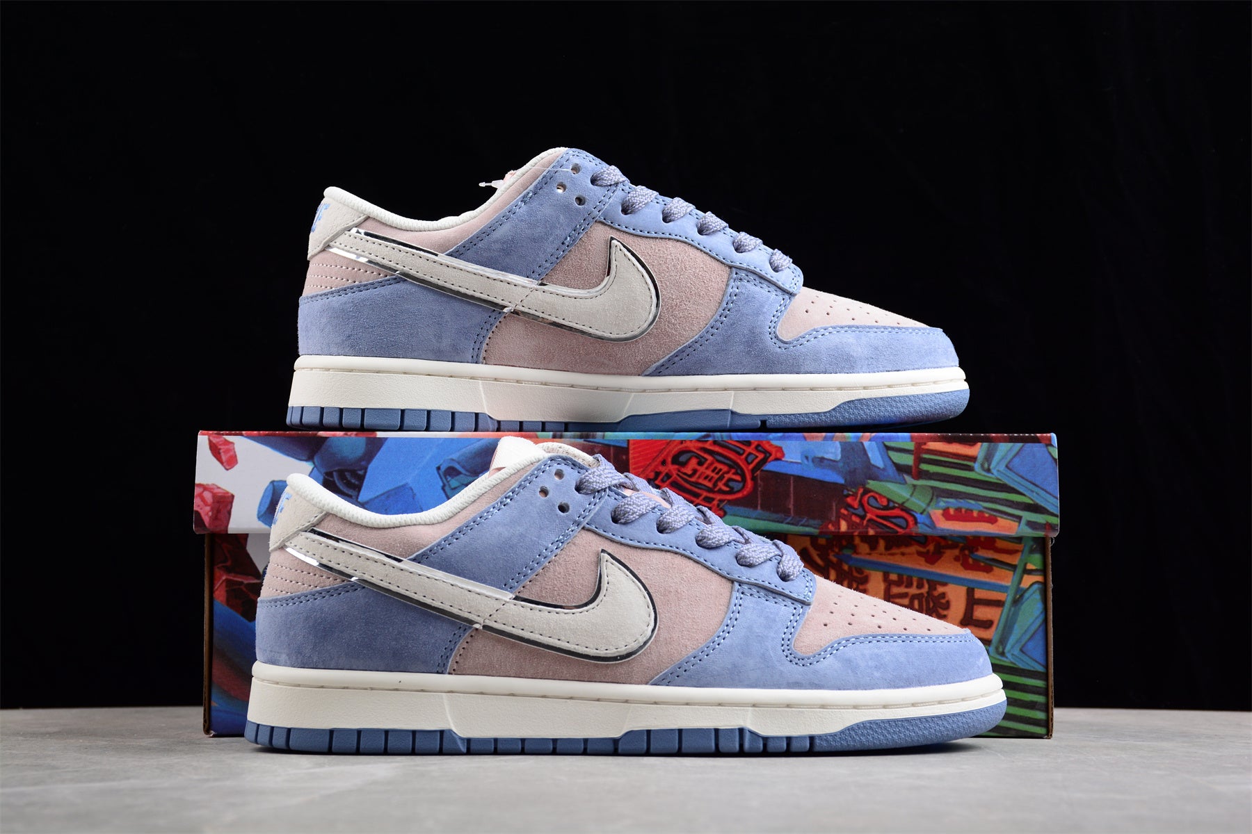 Otomo Katsuhiro x NikeMens SB Dunk Low - Pink