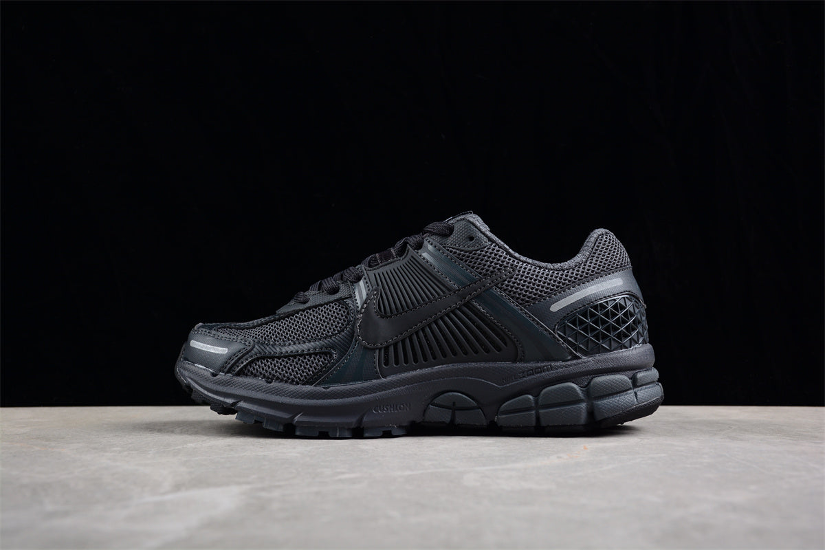 NikeMens Zoom Vomero 5 Anthracite - Black