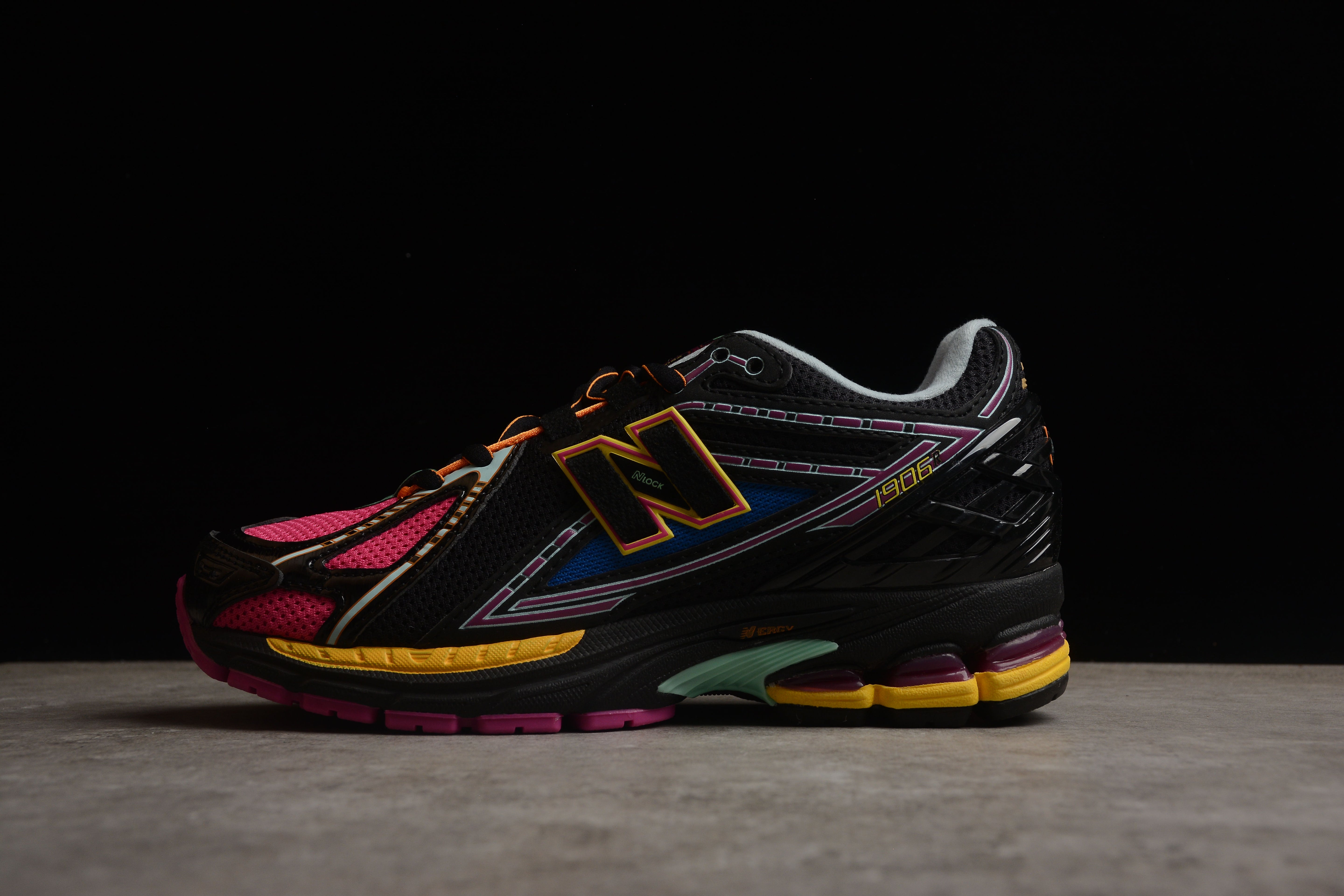 New Balance 1906R - Neon Nights