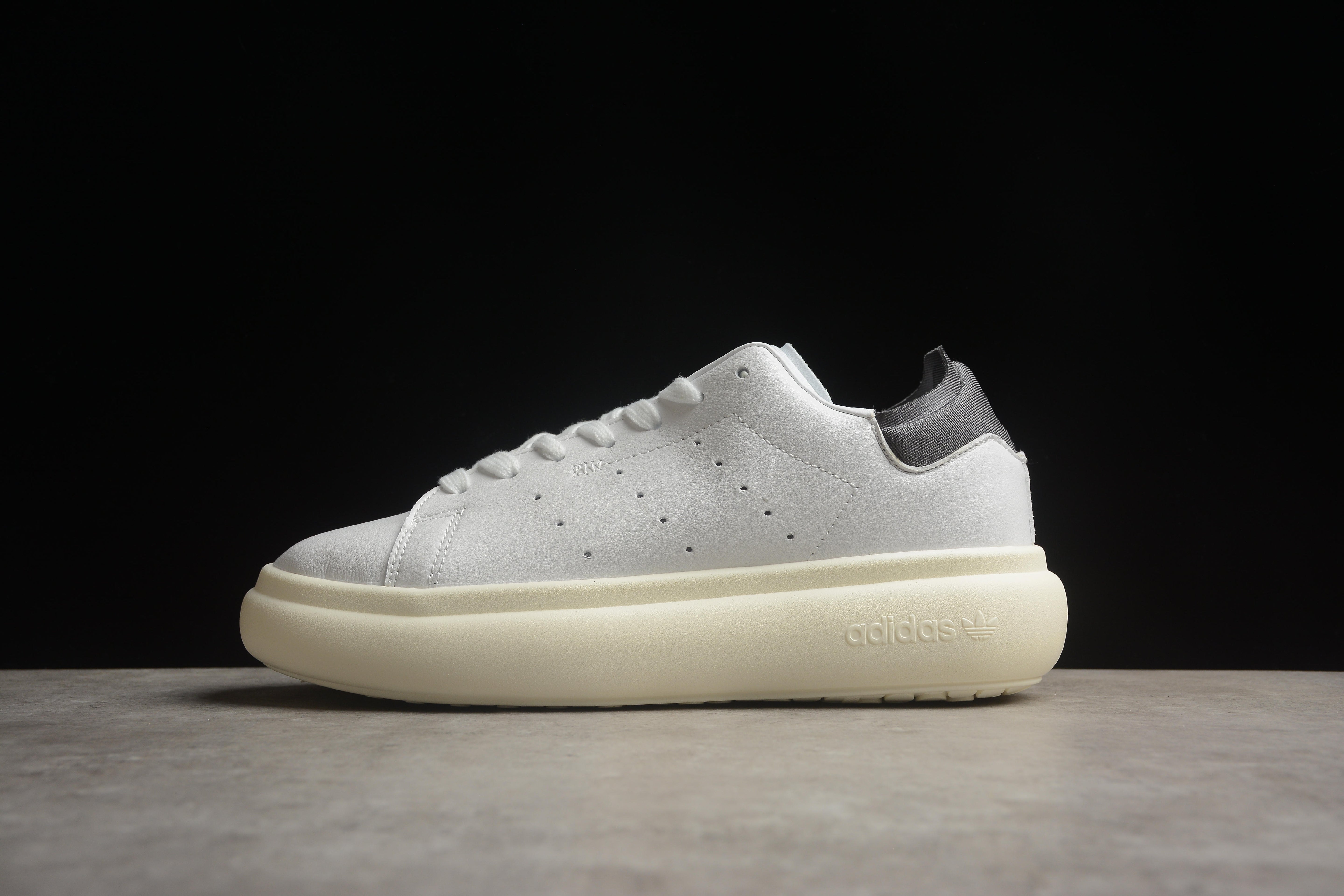 adidasUnisex Stan Smith Platform - White