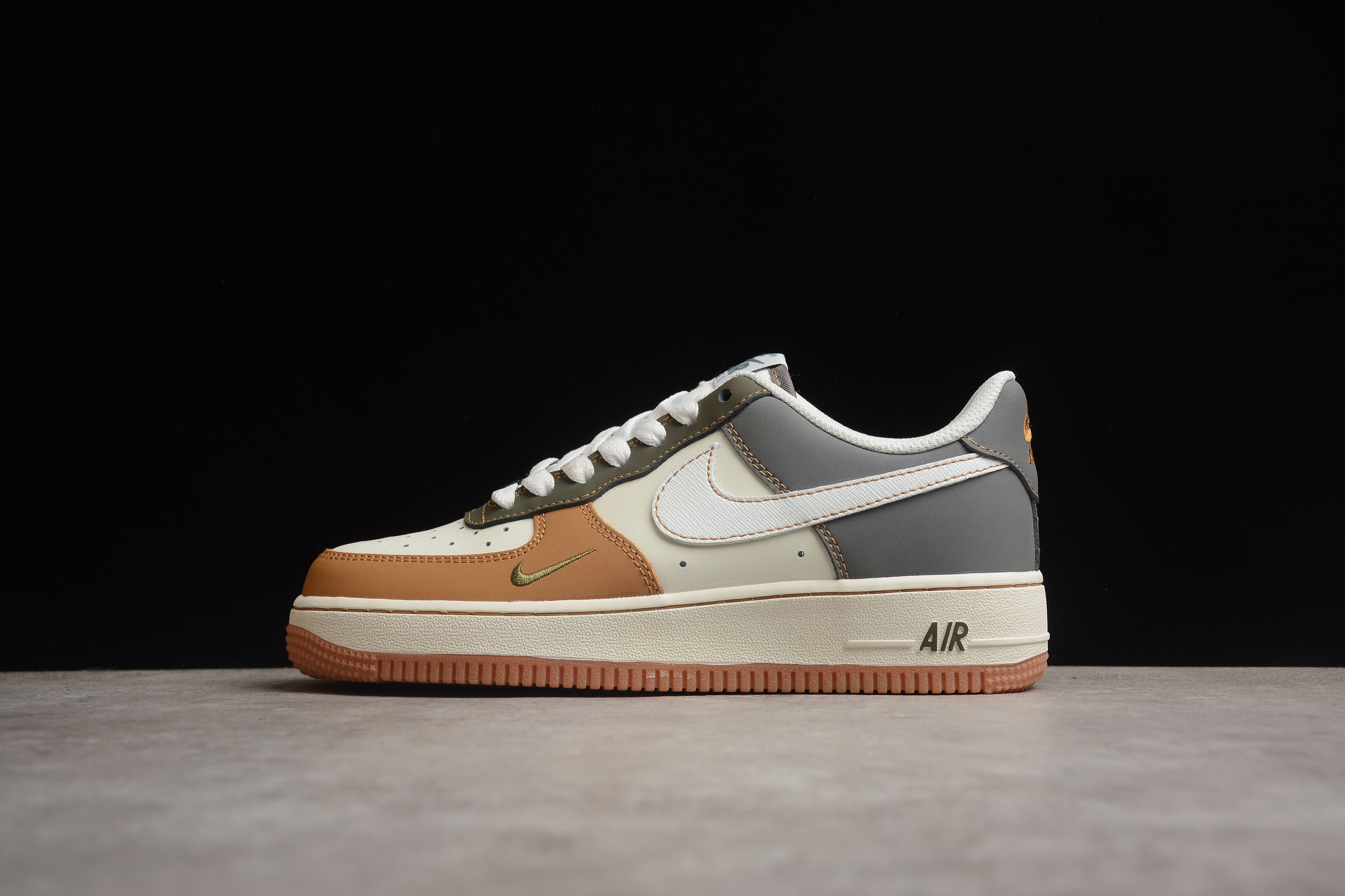 NikeUnisex Air Force 1 AF1 - Olive Beige