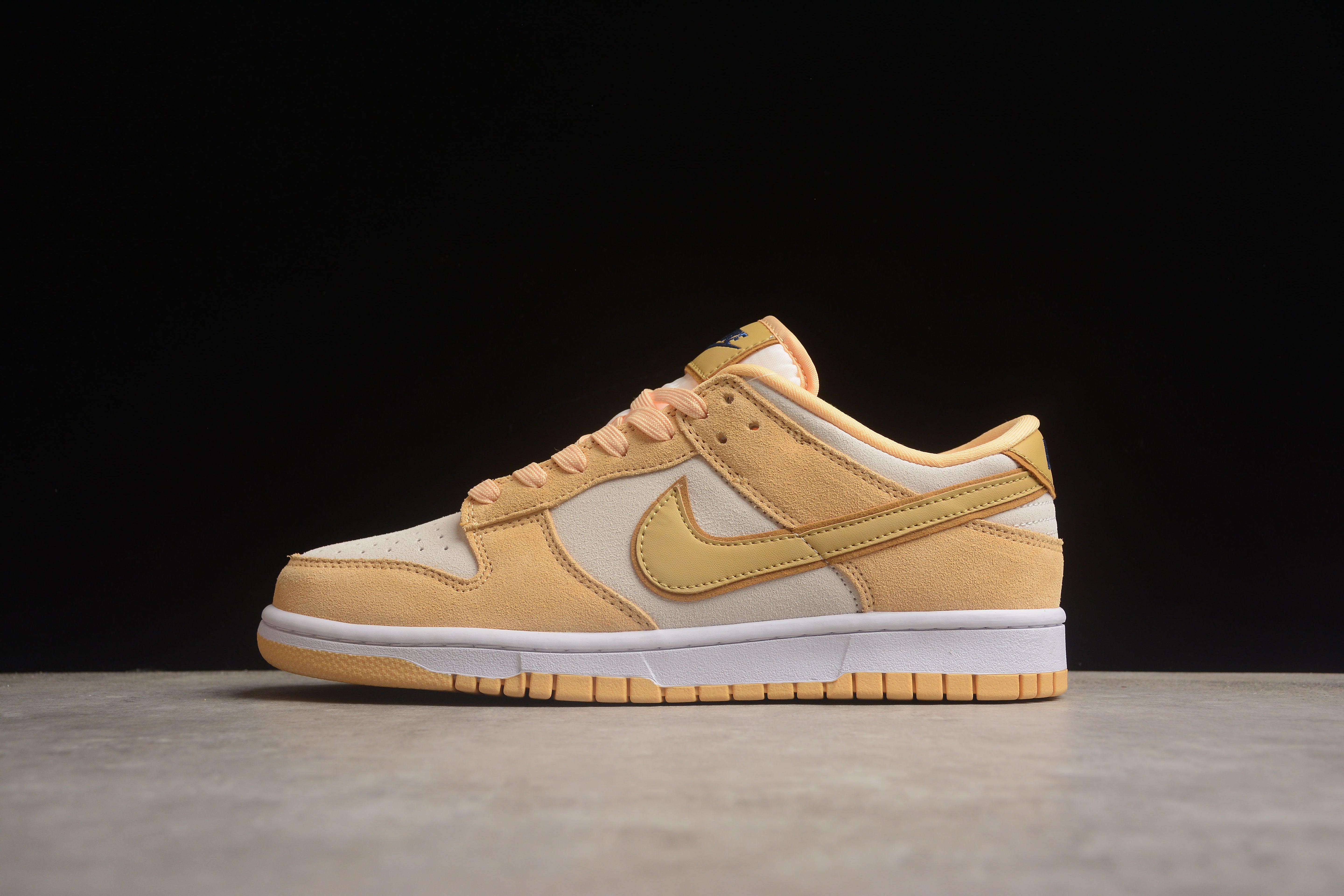 NikeMens Sb Dunk Low - Celestial Gold