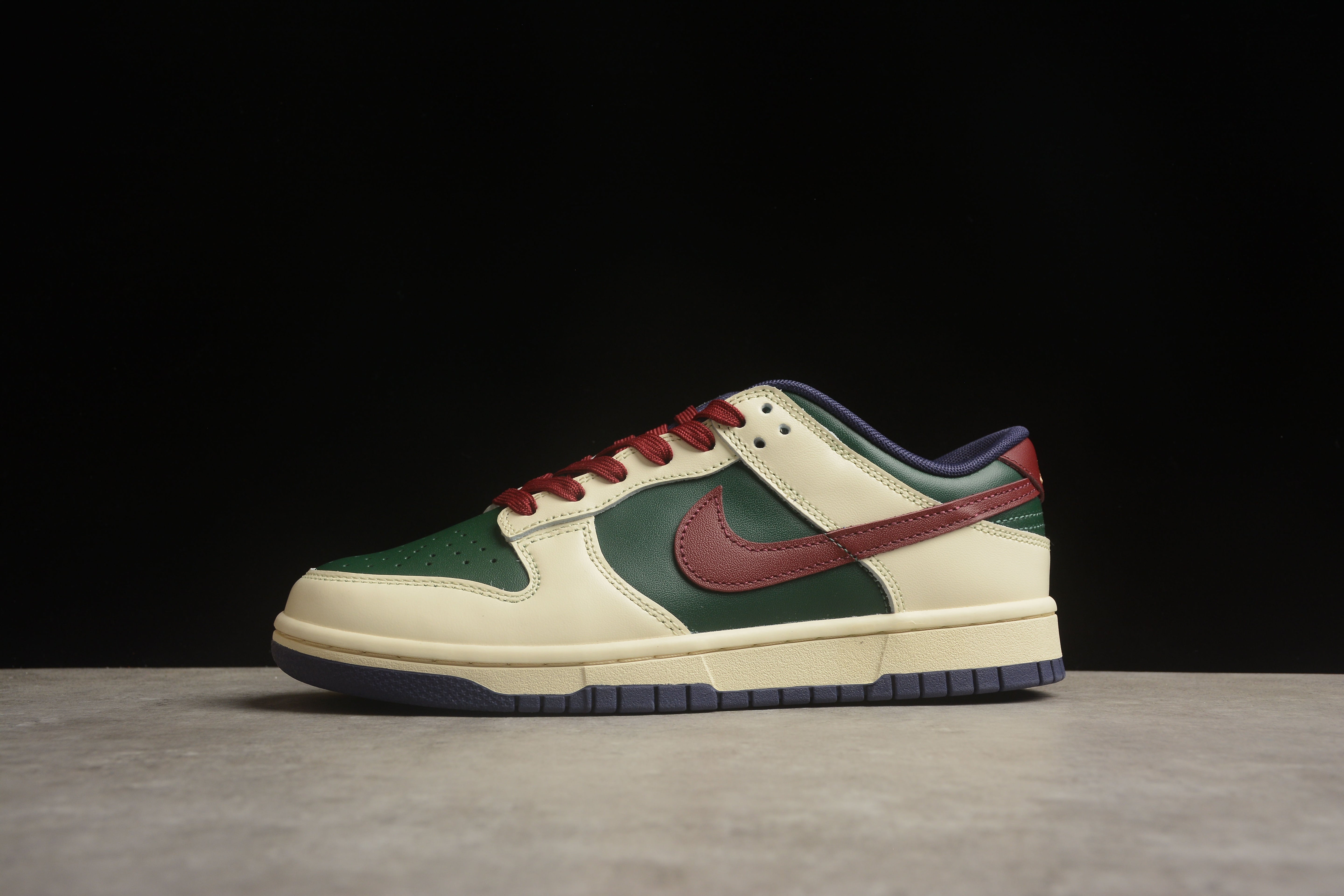 NikeSB Dunk Low - Nike to you