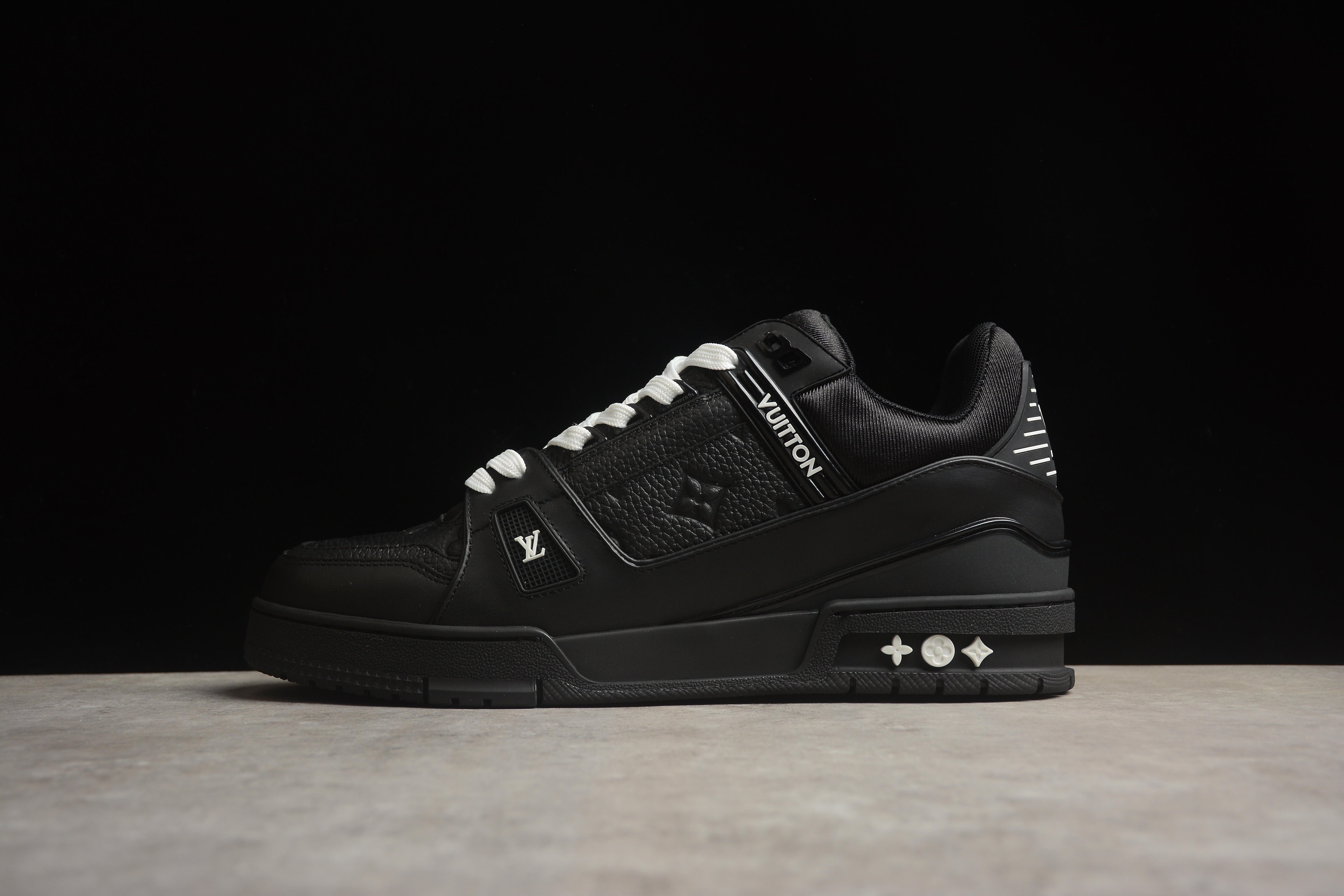 LouisVuitton Skate Trainer - Black