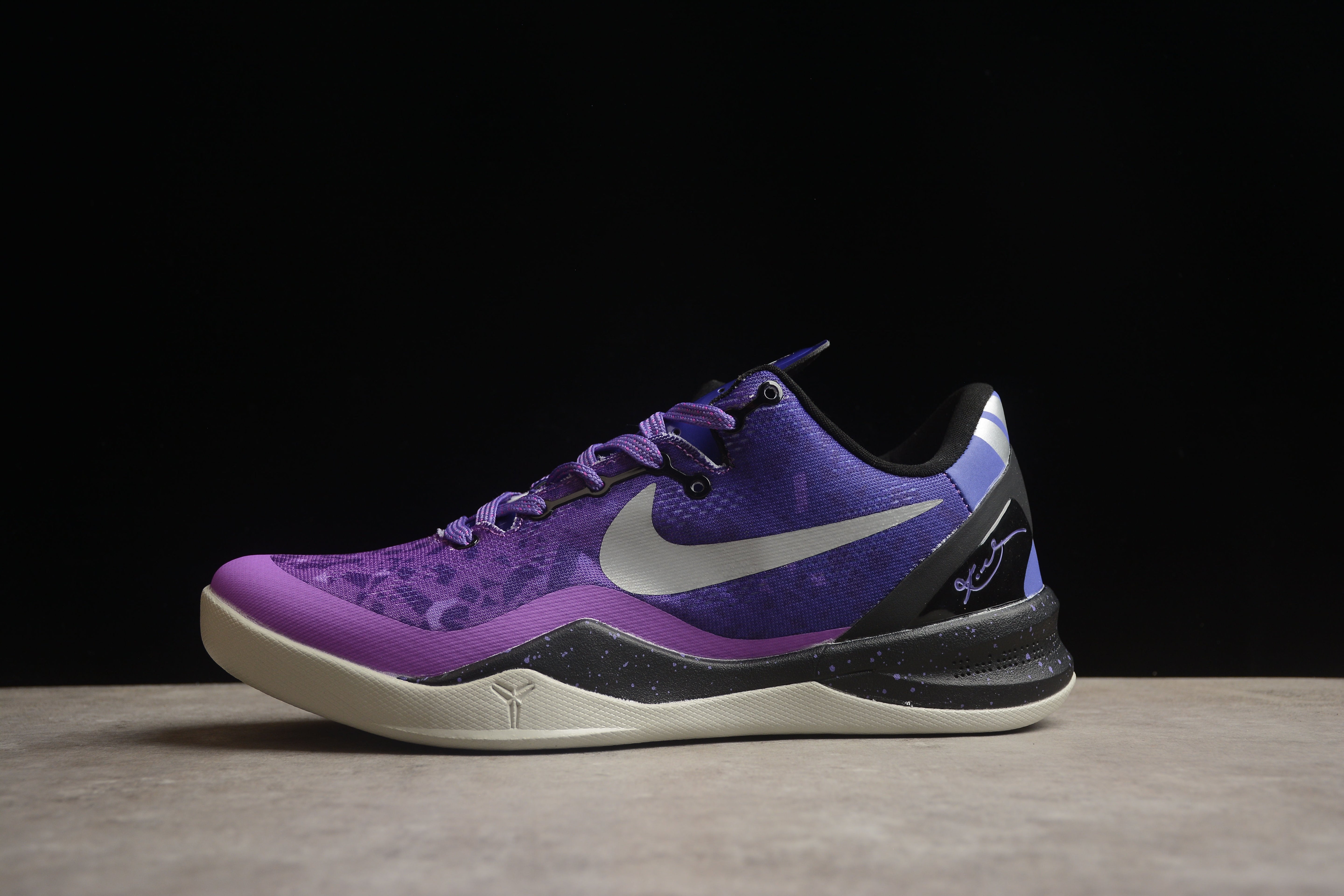 NikeUnisex Kobe 8 - System Playoff