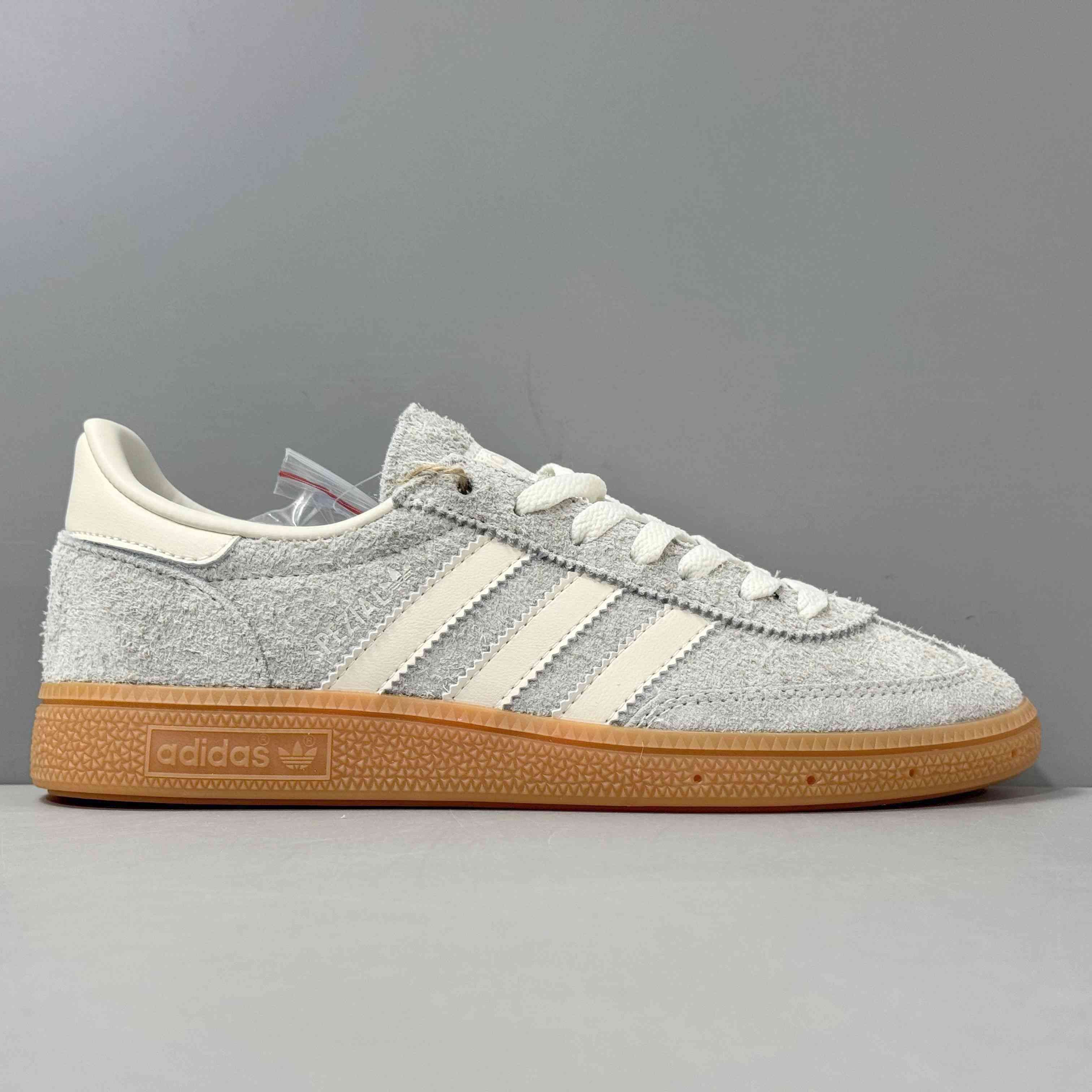 adidasUnisex Handball Spezial - Silver Gum