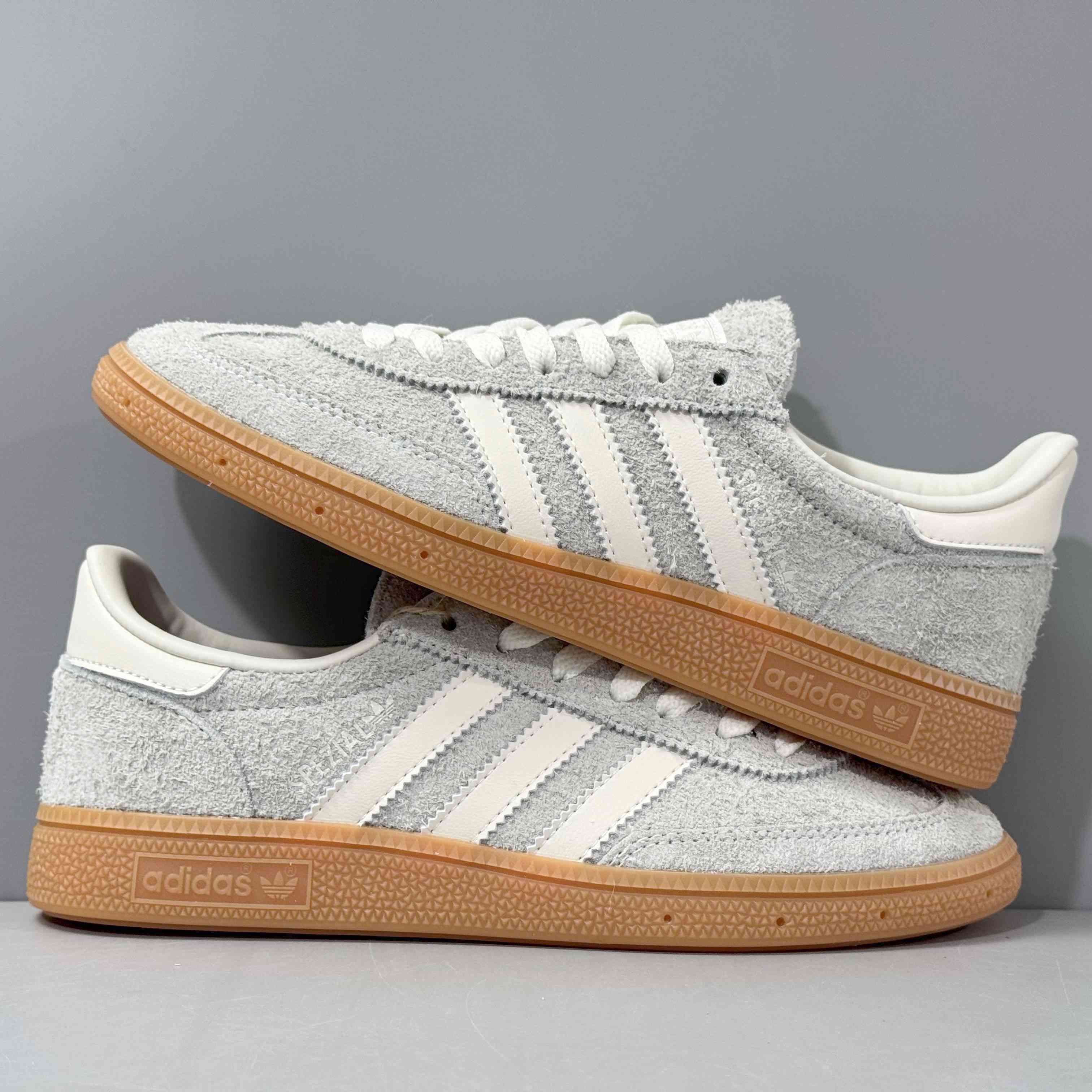 adidasUnisex Handball Spezial - Silver Gum