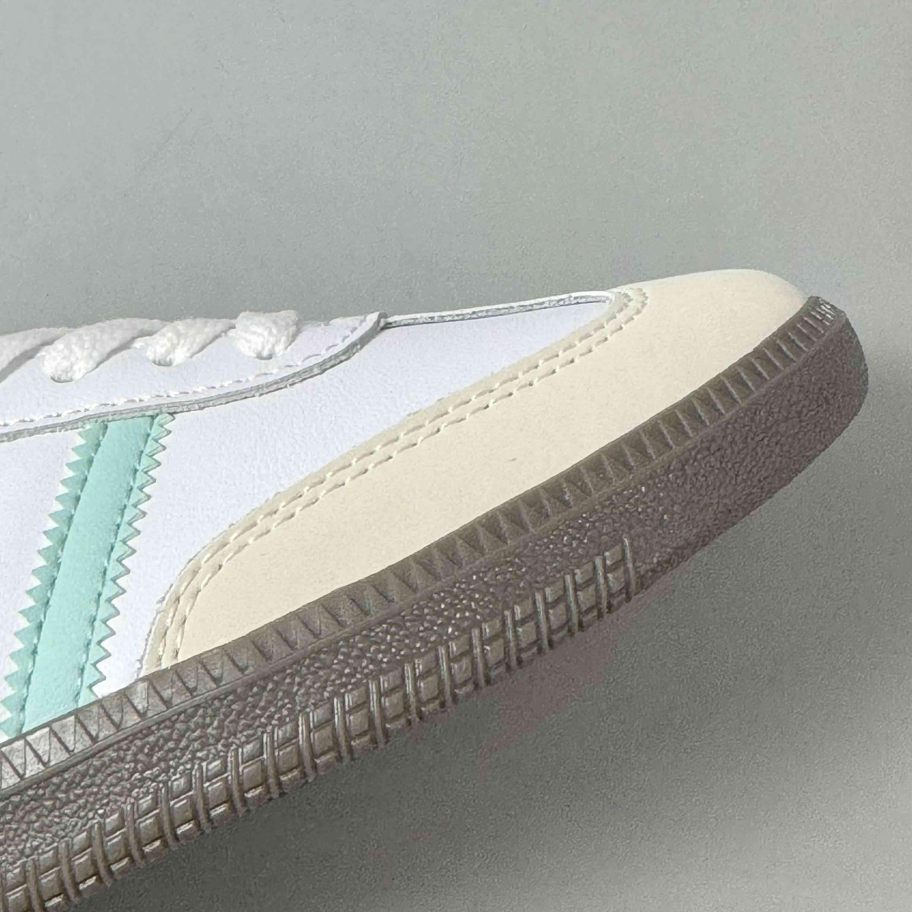 adidasUnisex Samba - Hazy Green