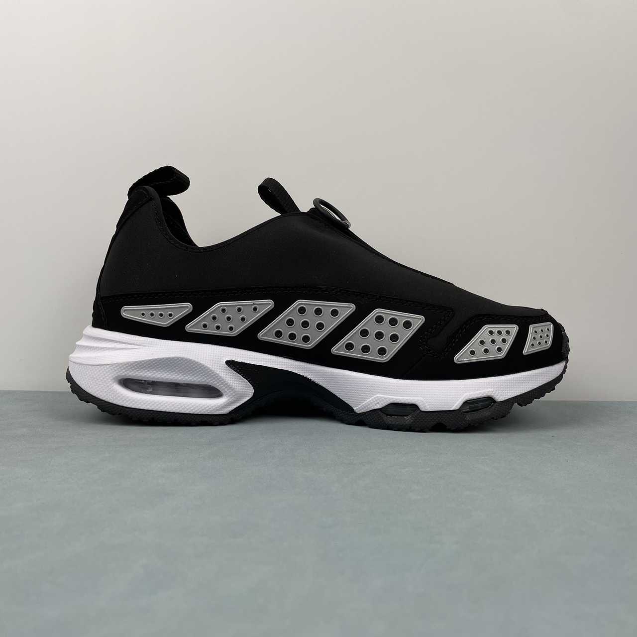 NikeUnisex Air Max SNDR - Black/White