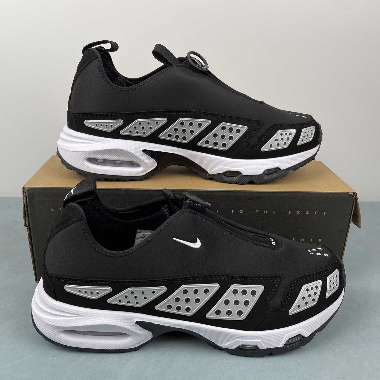 NikeUnisex Air Max SNDR - Black/White