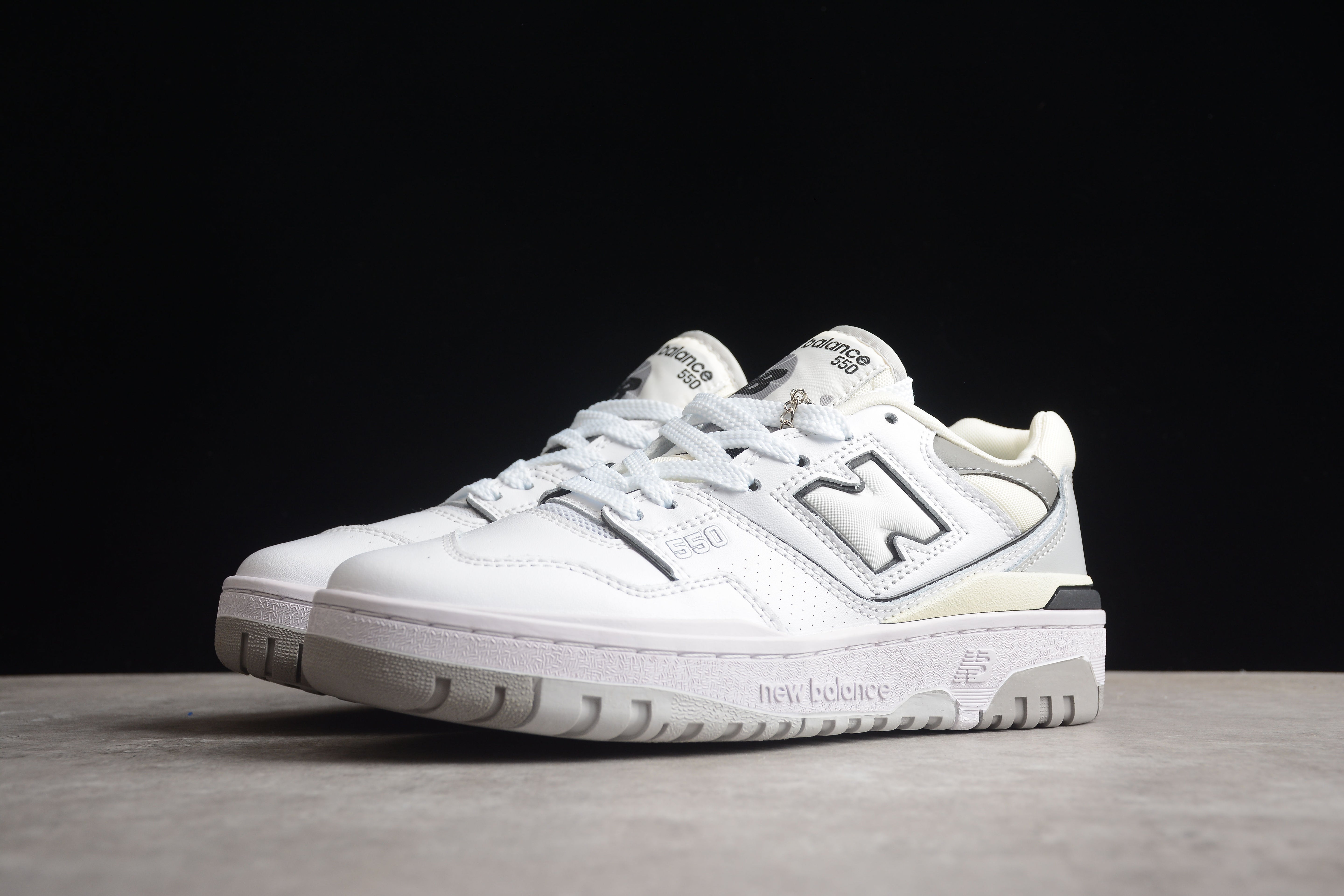 New Balance 550 - Salt and Pepper
