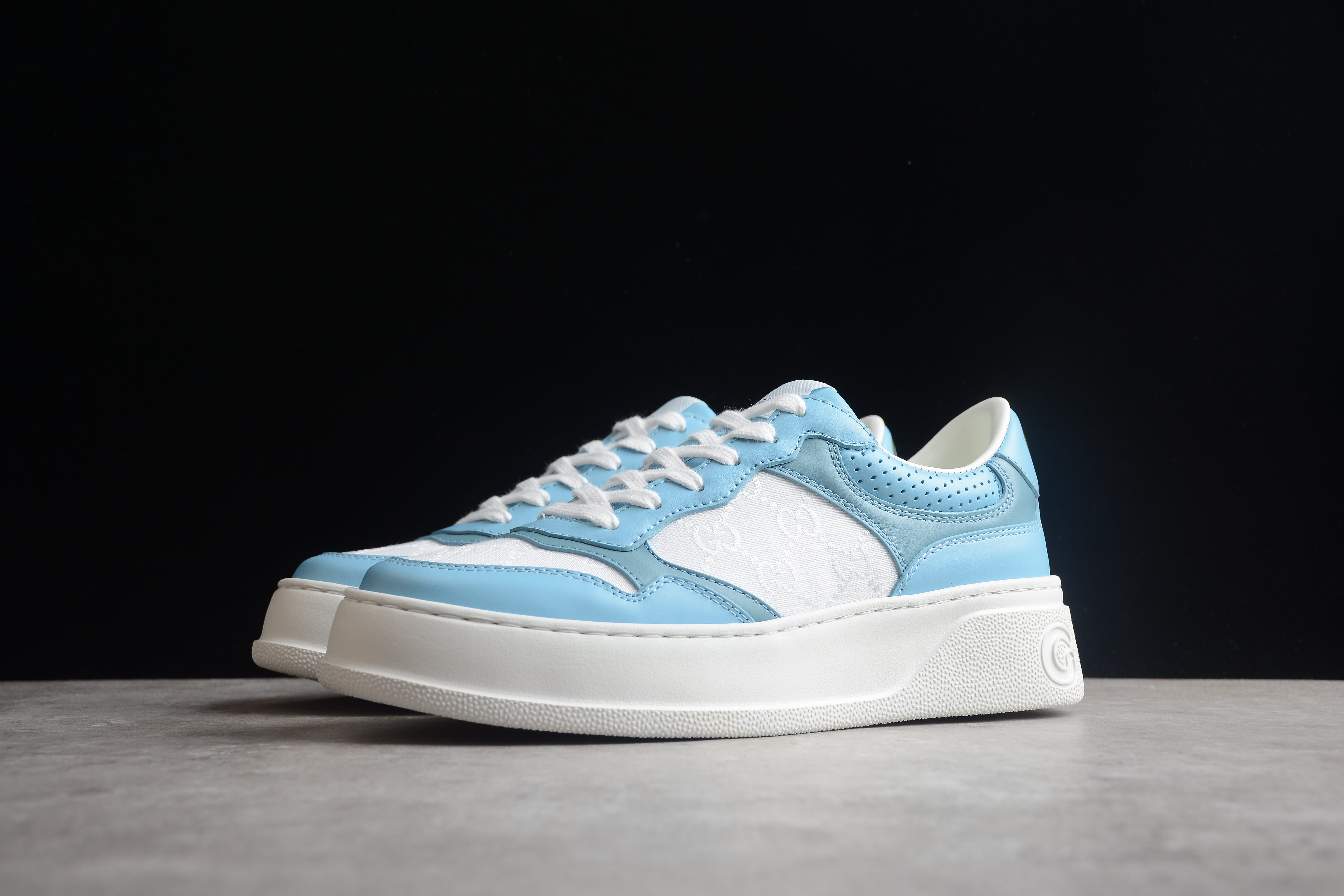 GucciUnisex Embossed Platform - Blue