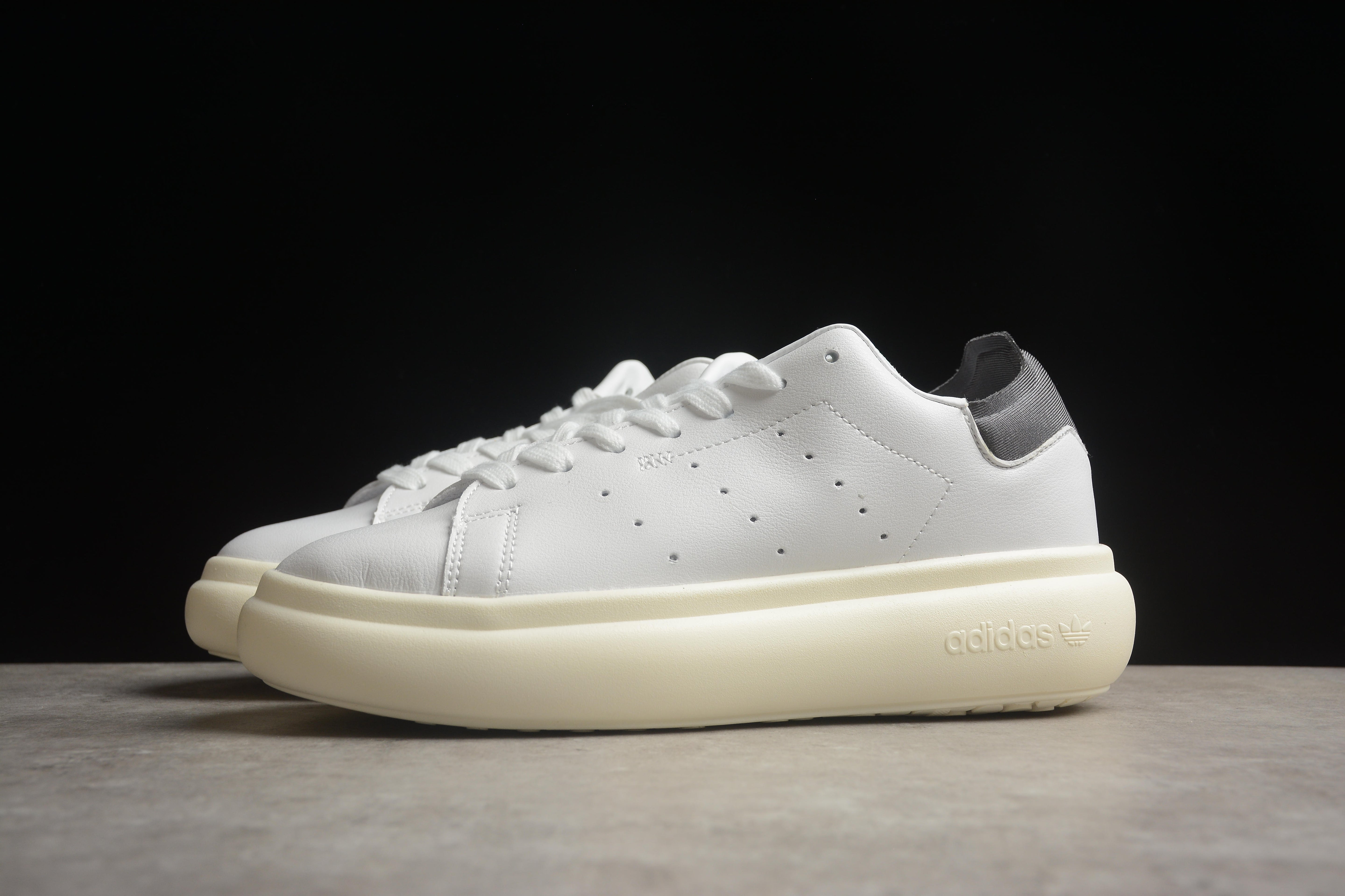 adidasUnisex Stan Smith Platform - White