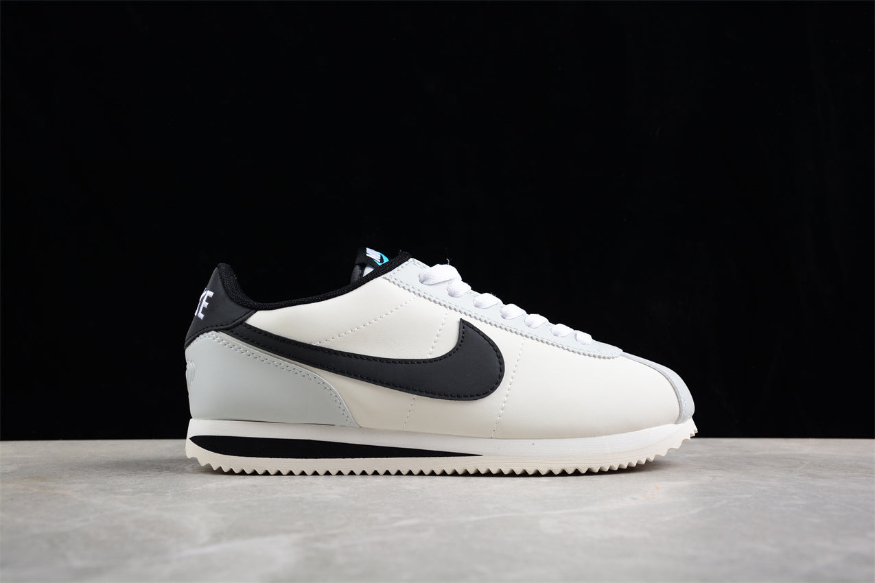 NikeUnisex Classic Cortez - White