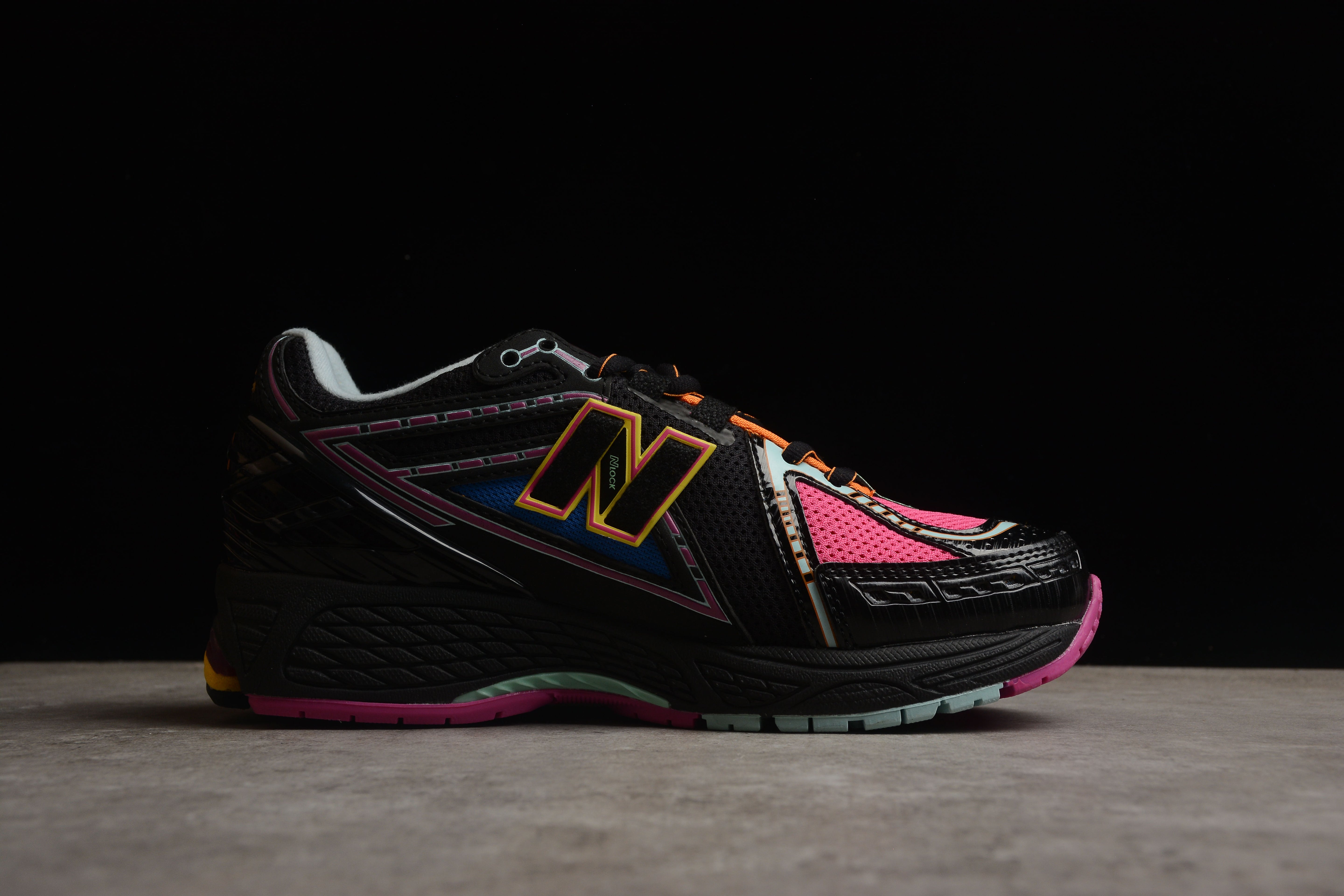 New Balance 1906R - Neon Nights