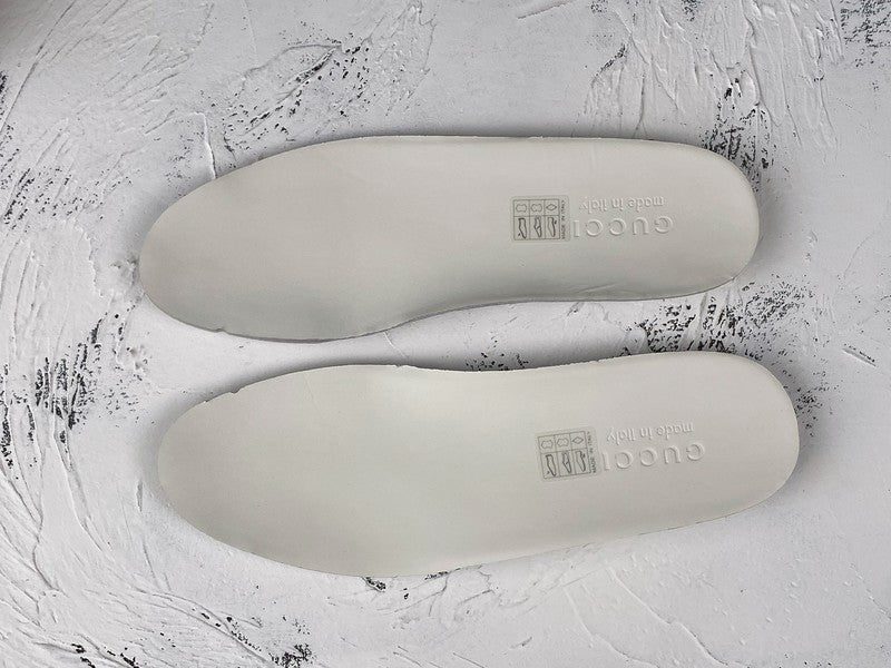 GUCCIUnisex Embroidered ace Bee - White