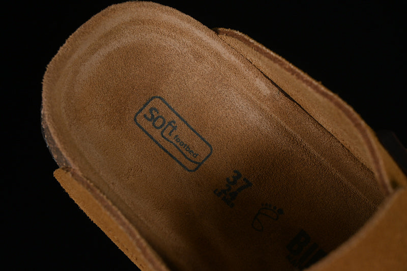 BirkenstockUnisex boston tan Clogs - Brown