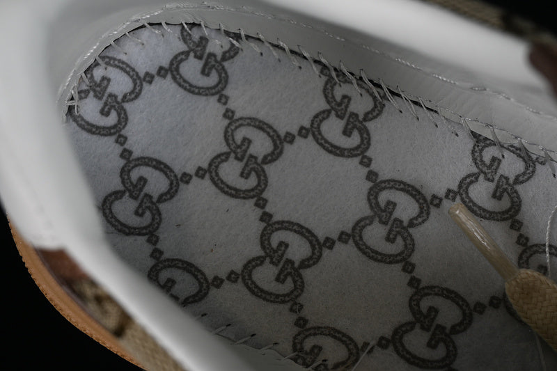 GucciUnisex Embossed GG Logo - Cream Canvas