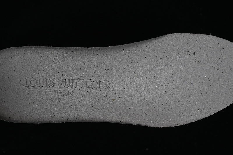 Unisex LouisVuitton Trainer - Pink