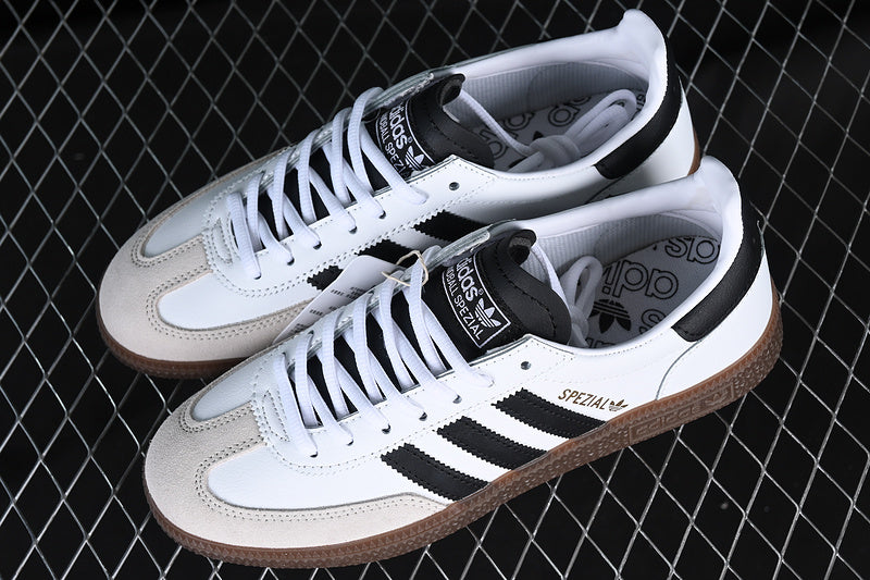 adidasUnisex Samba x Handball - Spezial