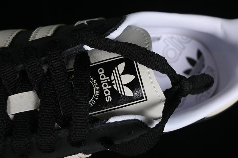 adidasUnisex Samba - Black Wonder