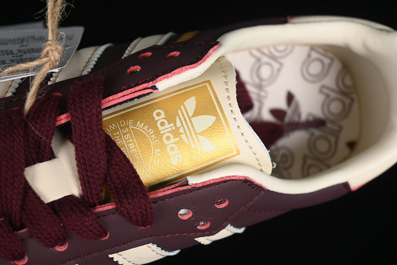 adidasMens Samba - Maroon Gold Metallic