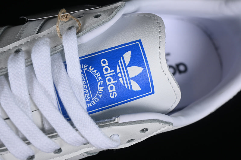 adidasUnisex Samba Platinum - White