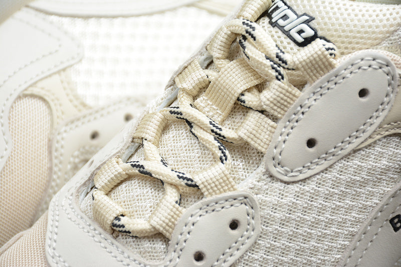 BalenciagaUnisex Triple S - Off White