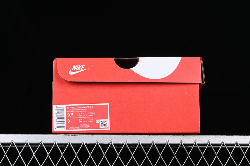 NikeMens Zoom Vomero 5 - Photon Dust