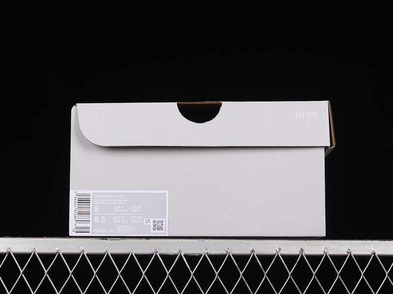 NikeUnisex Air Force 1 AF1 Low - Valentine’s Day