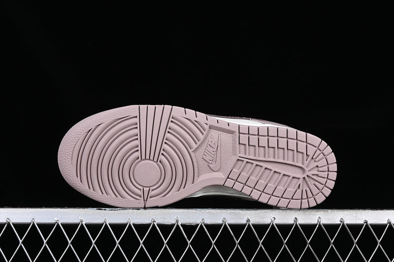NikeWMNS Sb Dunk - Diffused Taupe