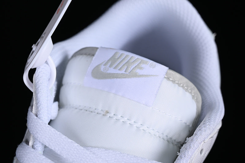 NikeSB Dunk - Pure Platinum