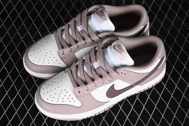 NikeWMNS Sb Dunk - Diffused Taupe